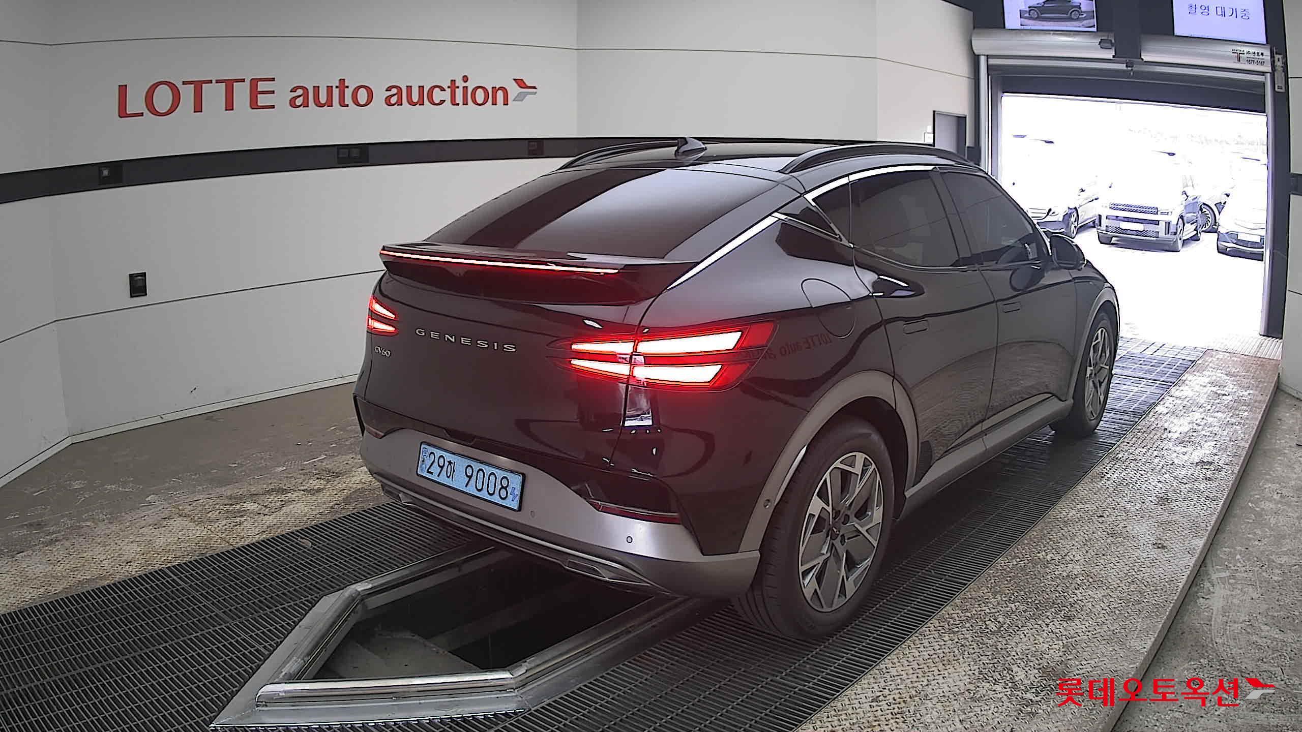 جينسس جي في 60