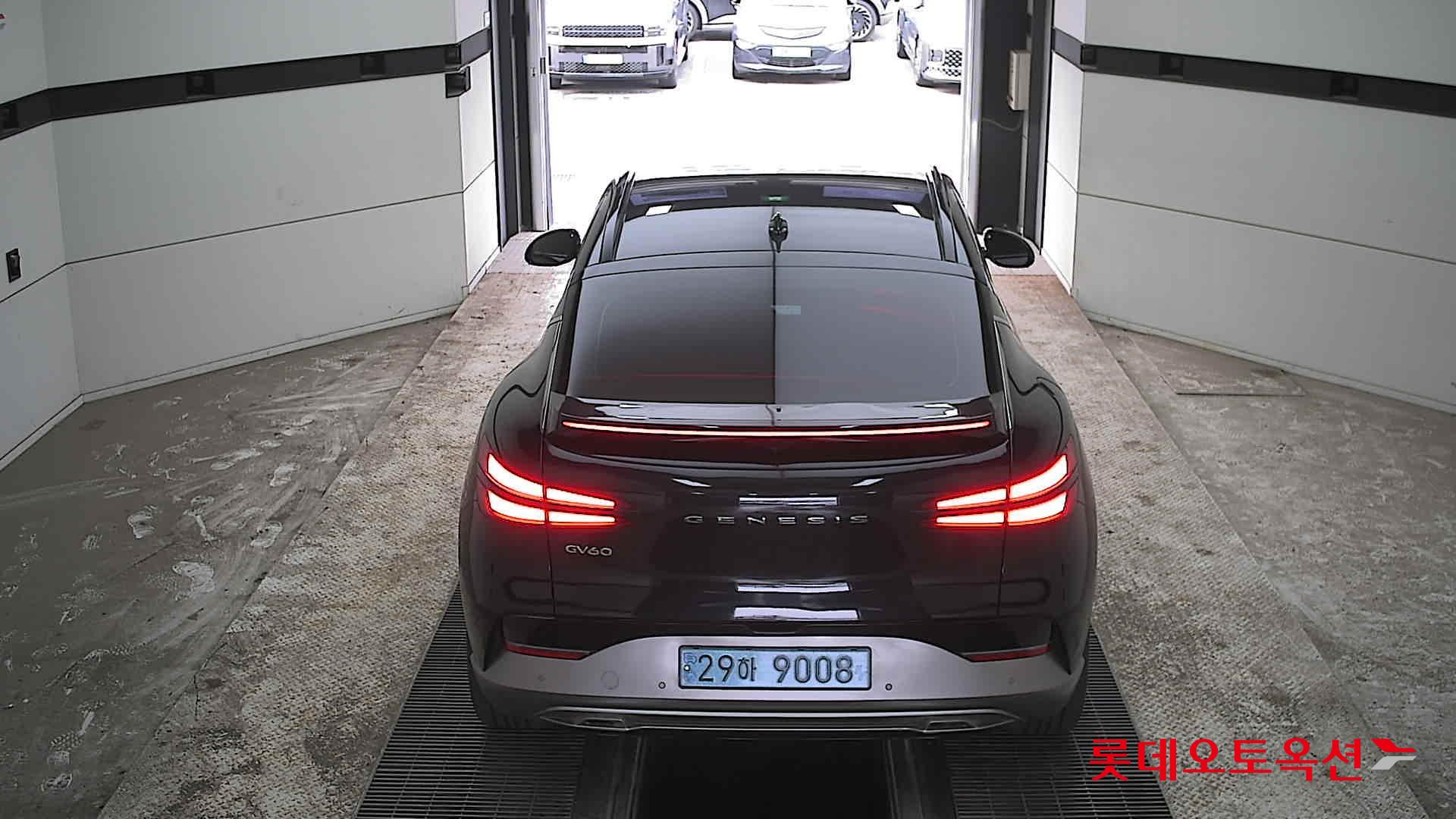 جينسس جي في 60