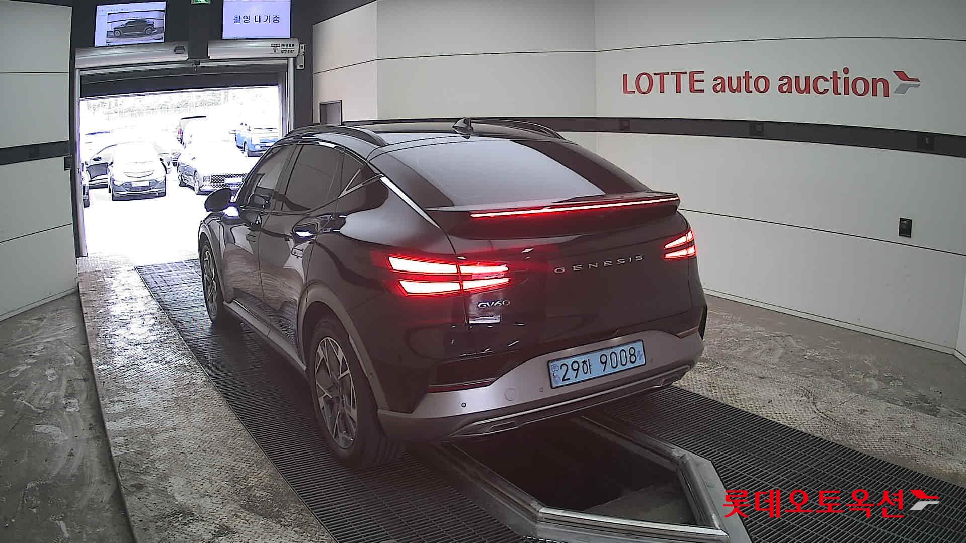 جينسس جي في 60