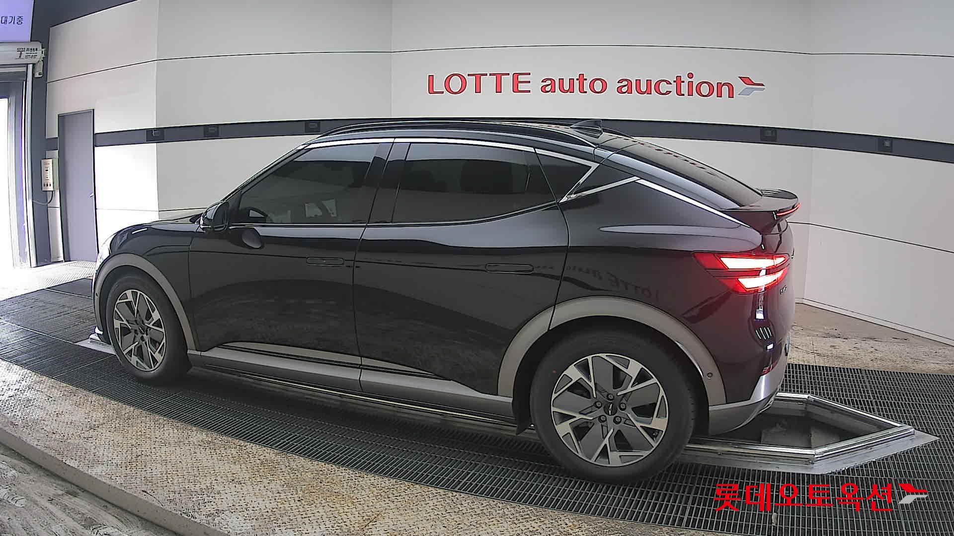 جينسس جي في 60