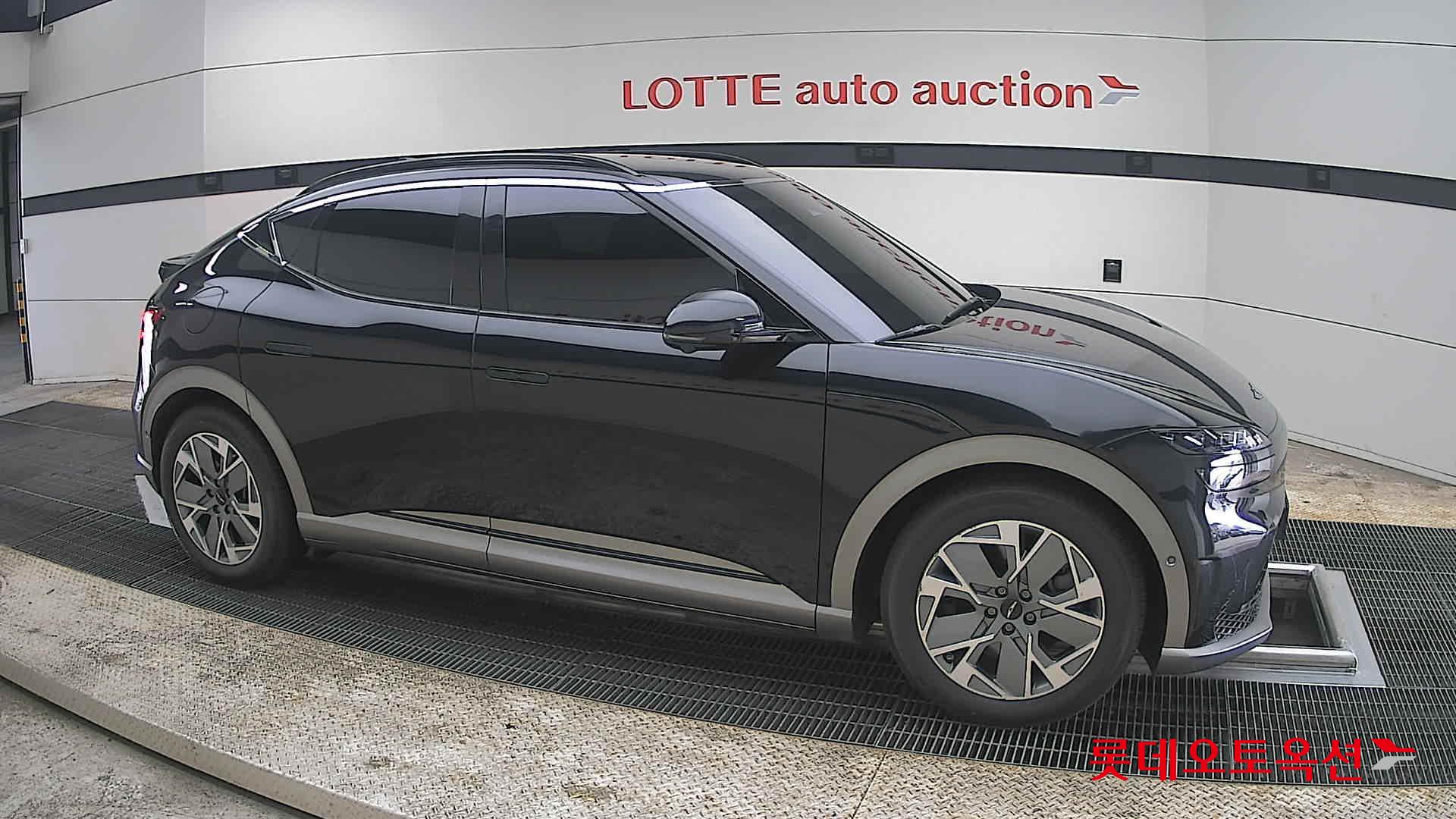 جينسس جي في 60