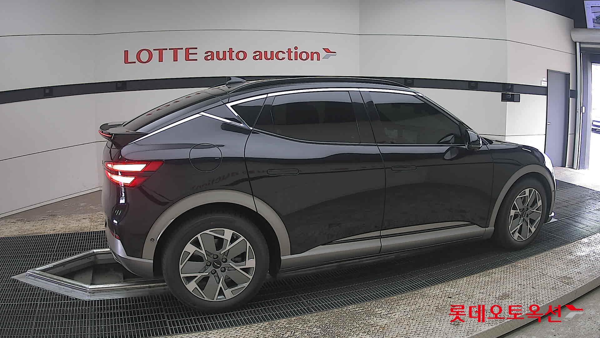 جينسس جي في 60