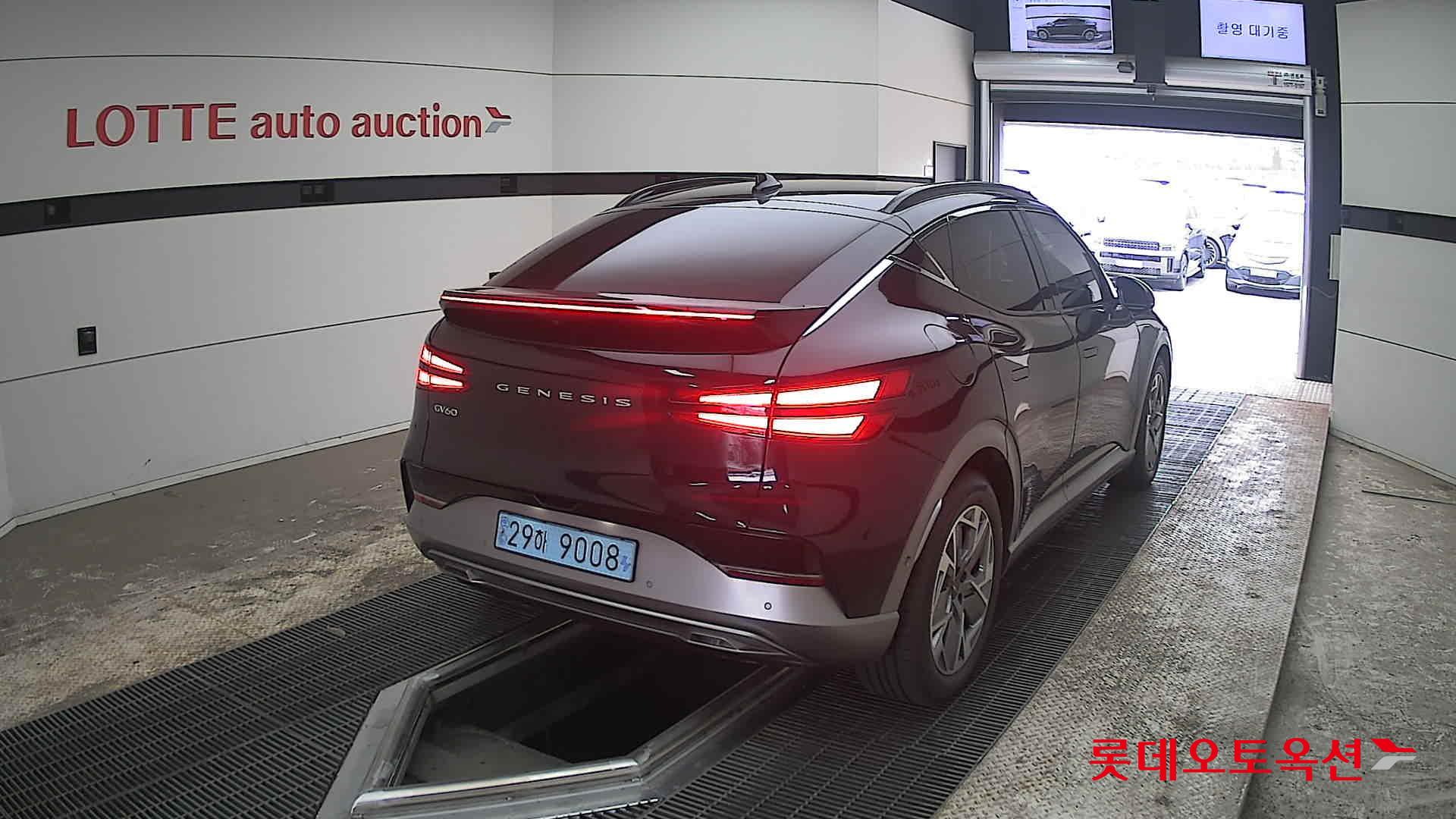 جينسس جي في 60