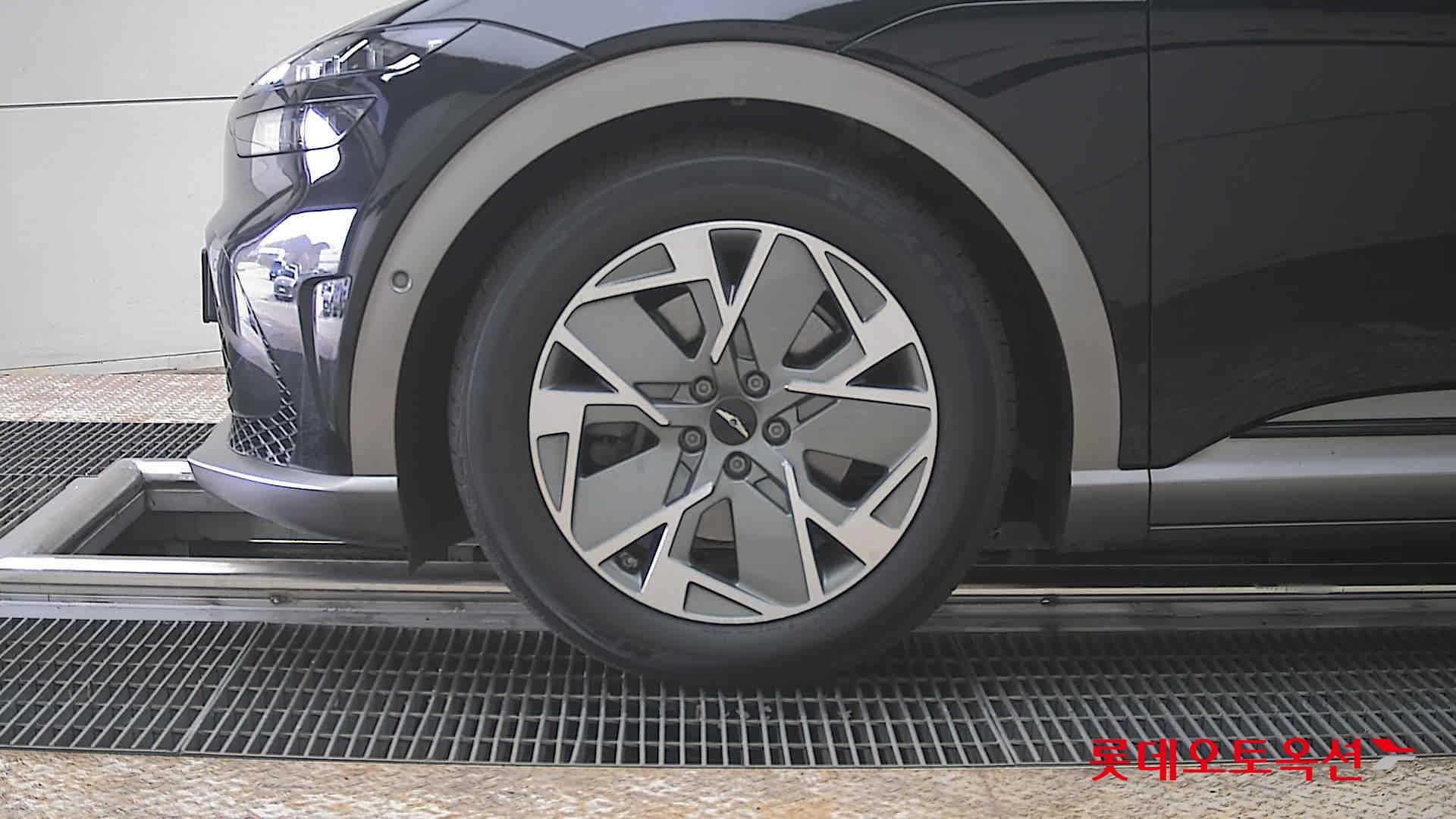 جينسس جي في 60