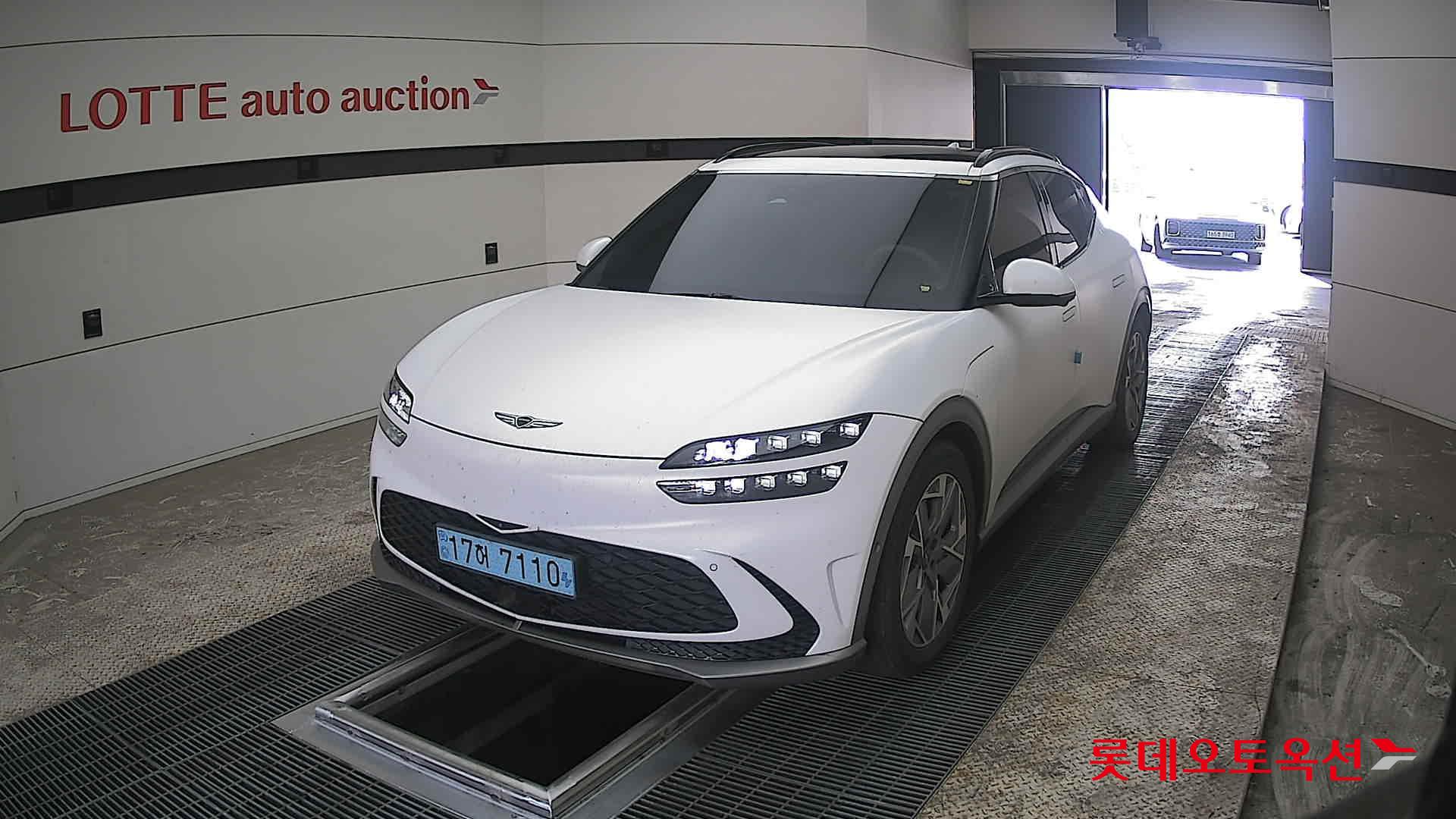 جينسس جي في 60