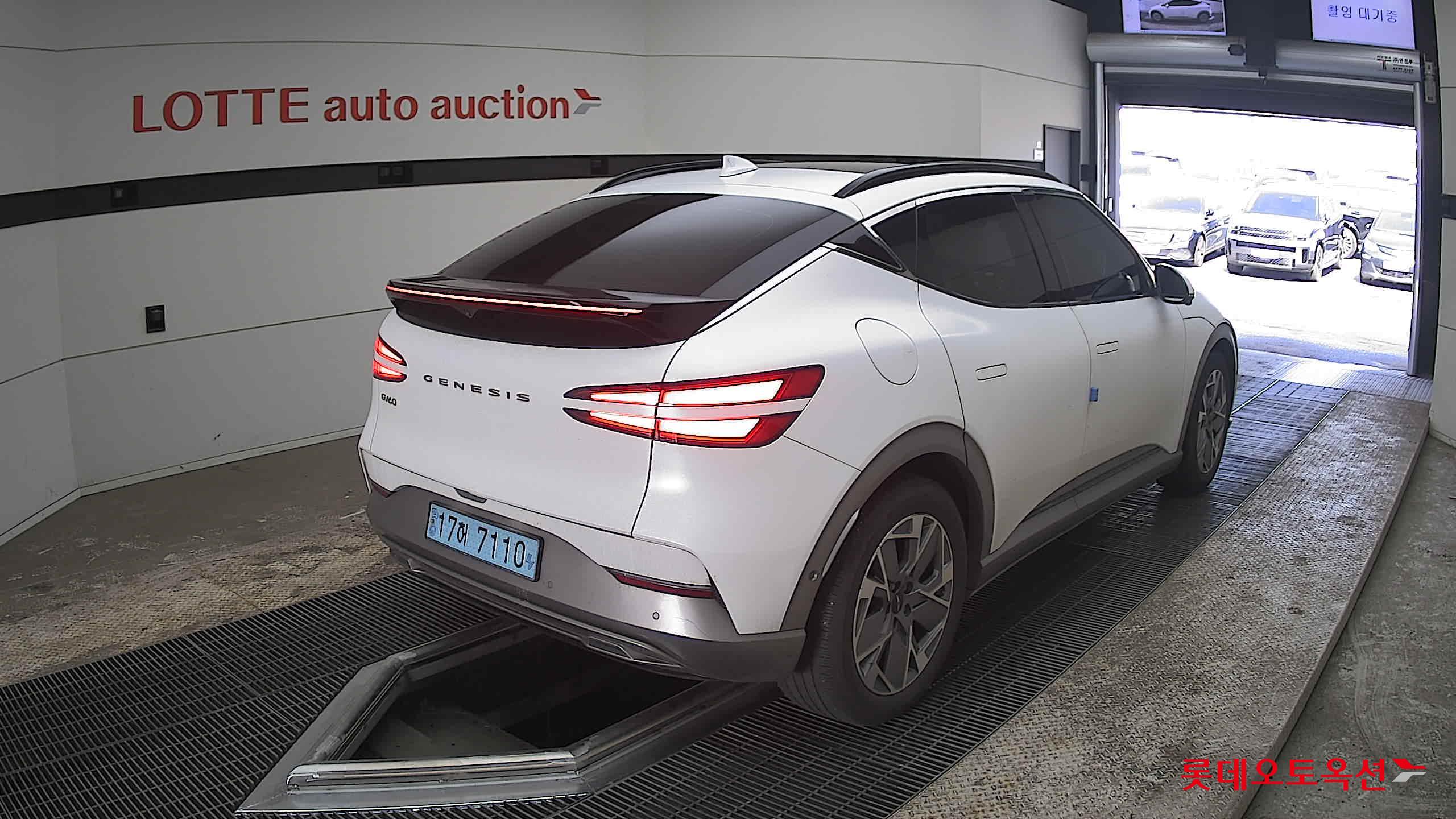 جينسس جي في 60