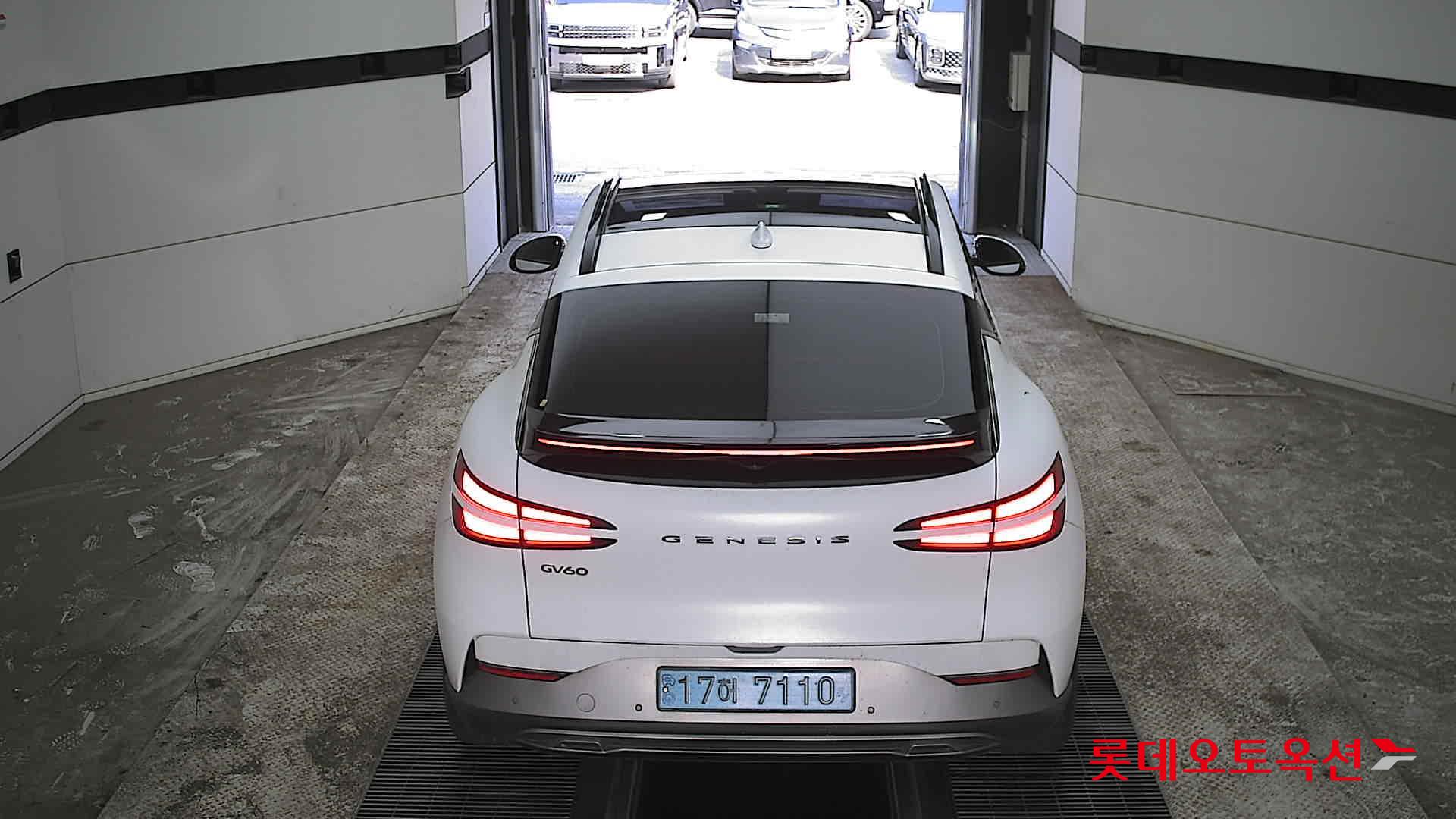 جينسس جي في 60