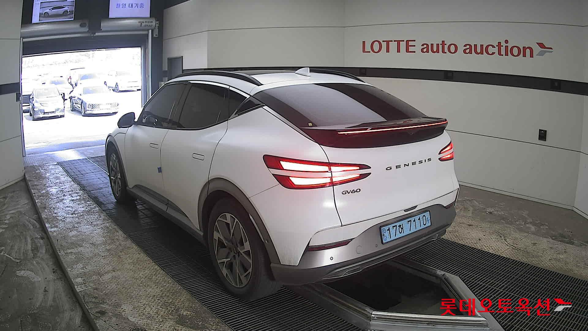 جينسس جي في 60