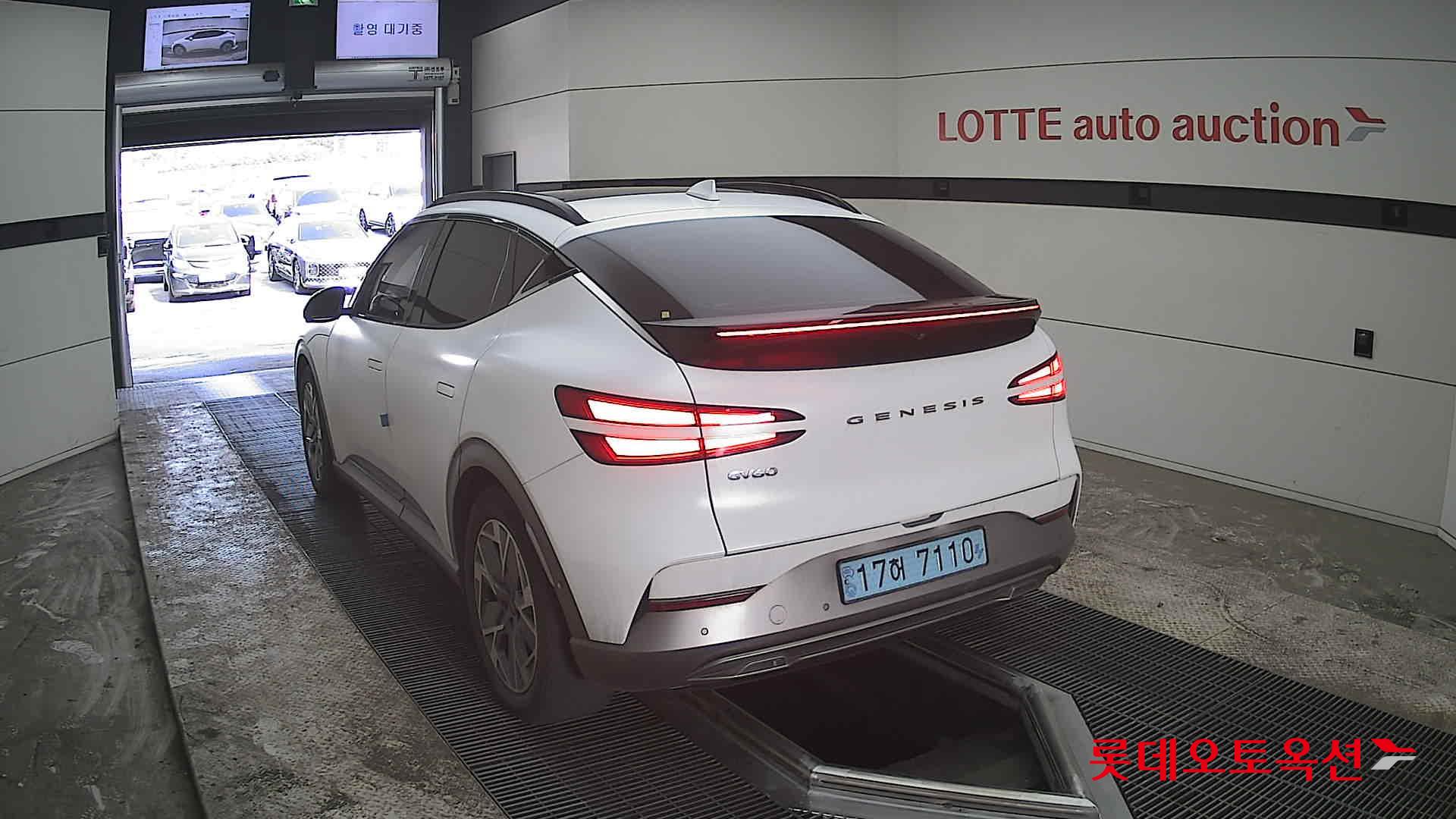 جينسس جي في 60