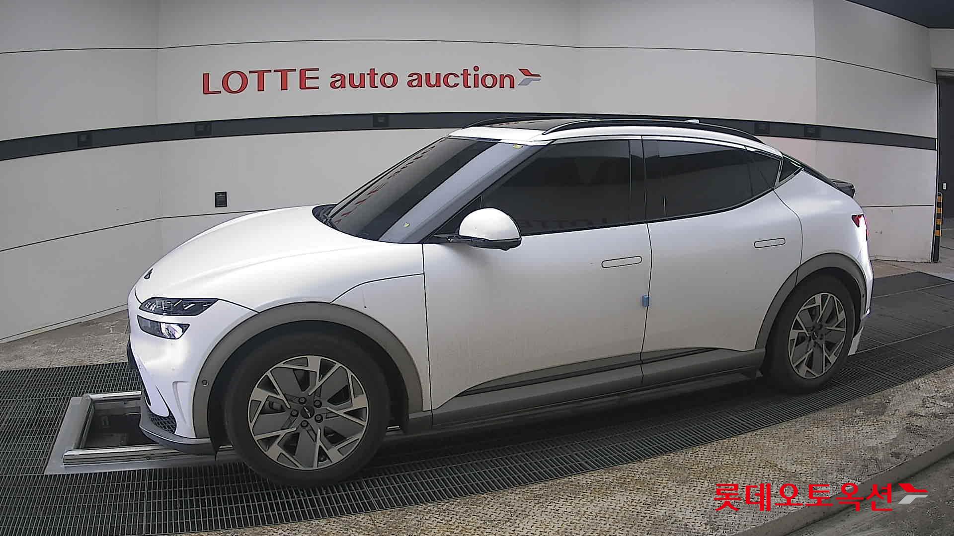 جينسس جي في 60