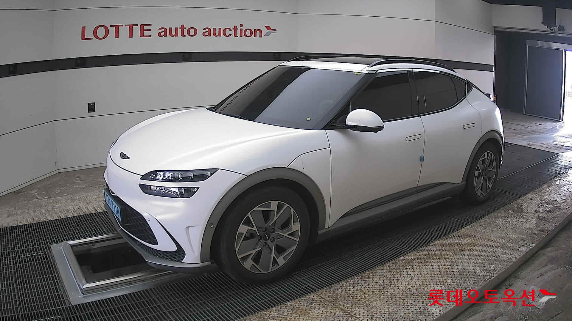 جينسس جي في 60