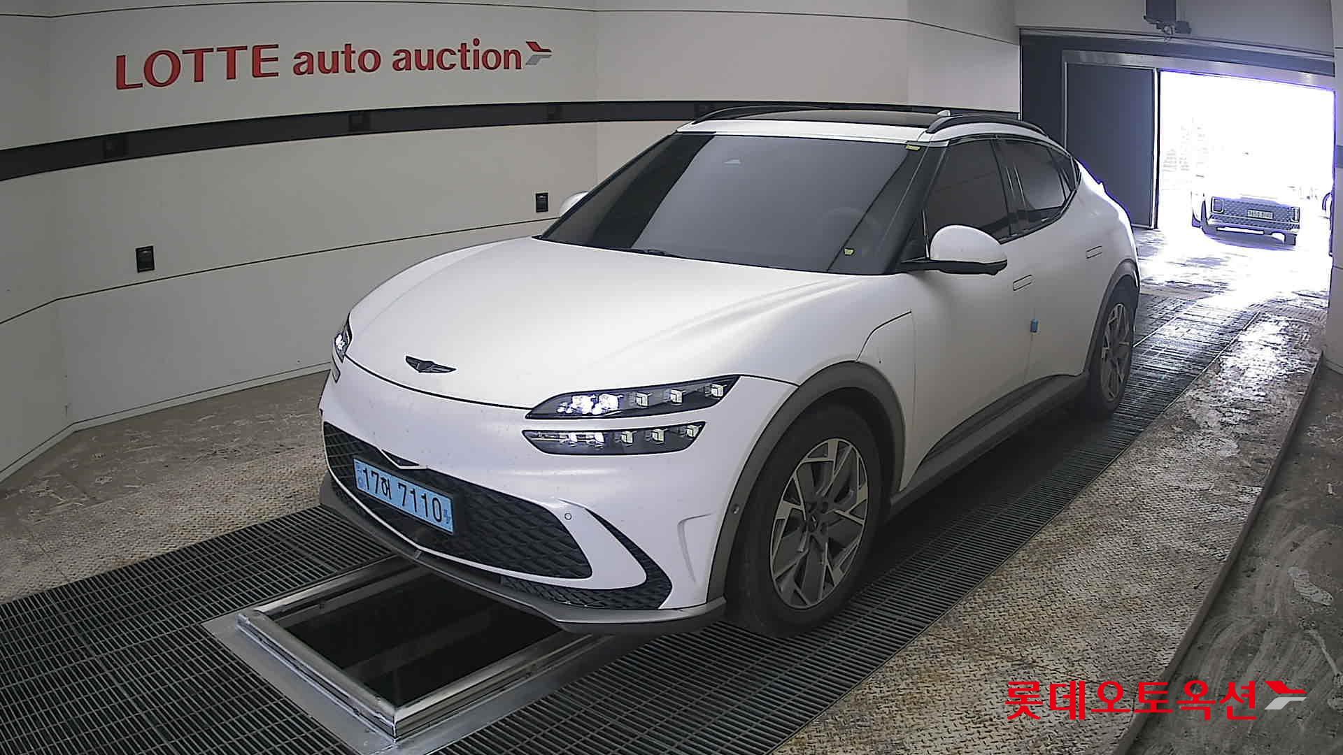 جينسس جي في 60