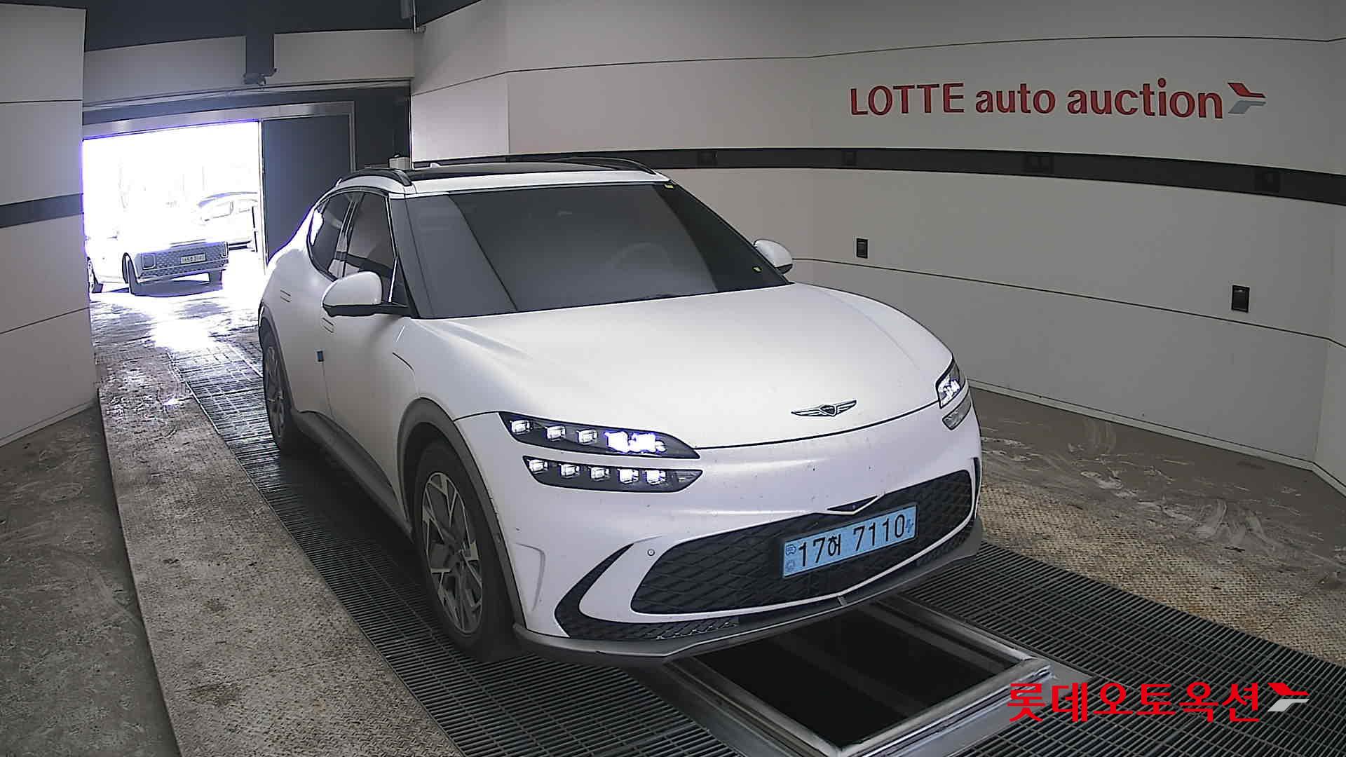 جينسس جي في 60