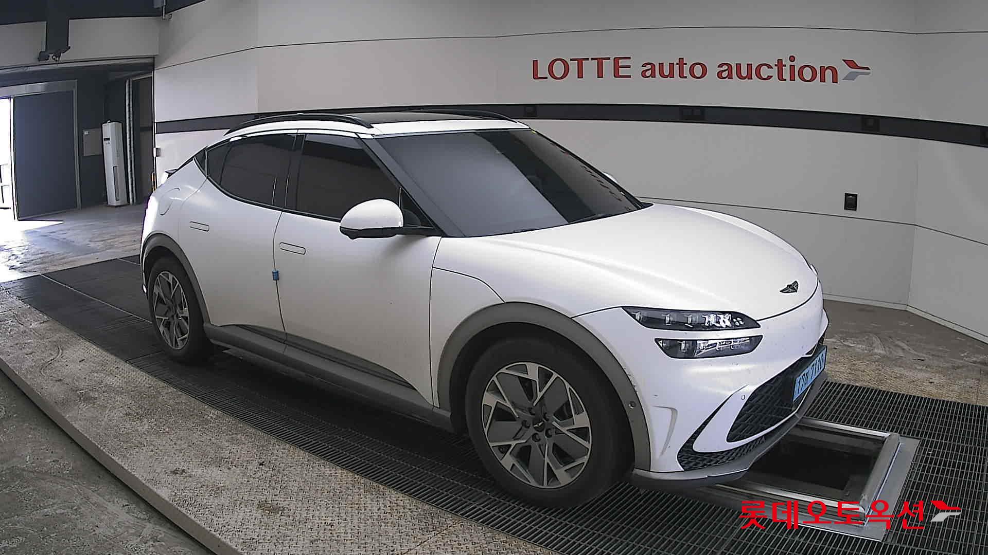 جينسس جي في 60