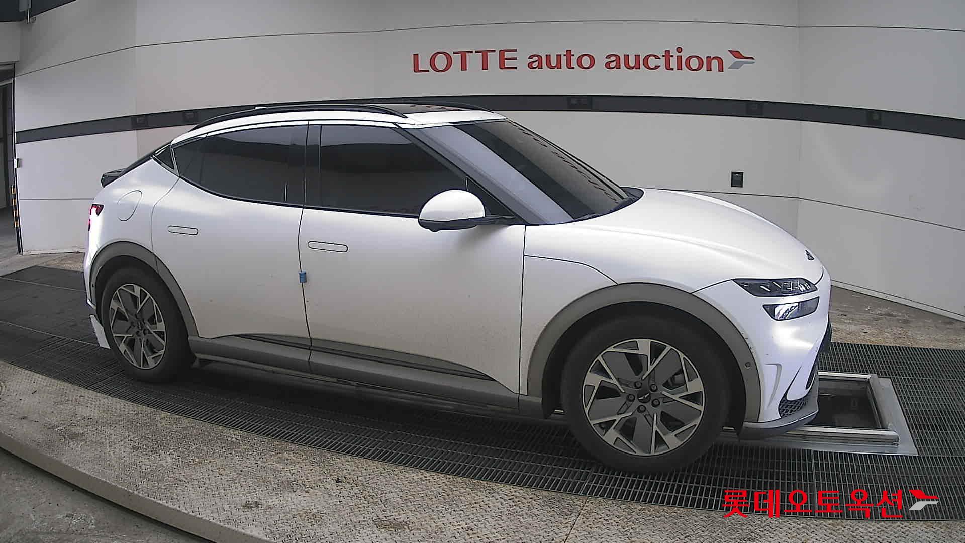 جينسس جي في 60