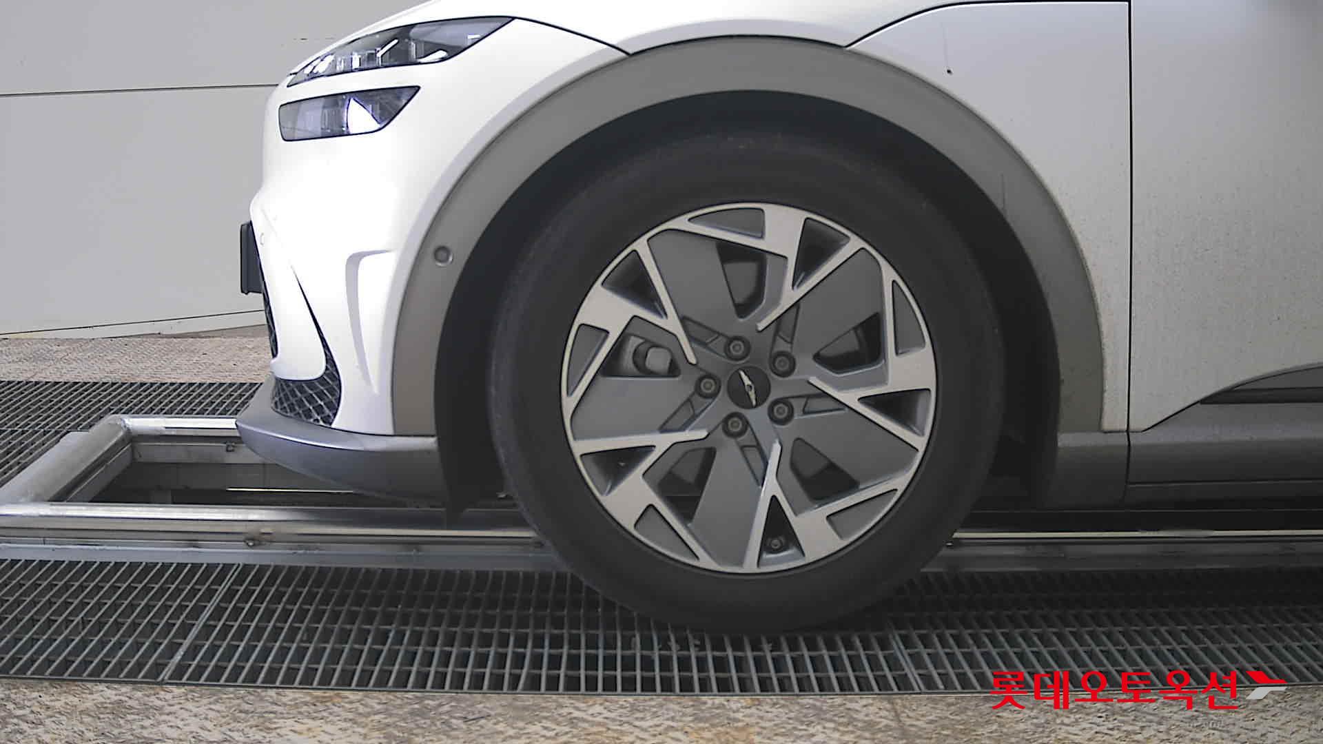 جينسس جي في 60