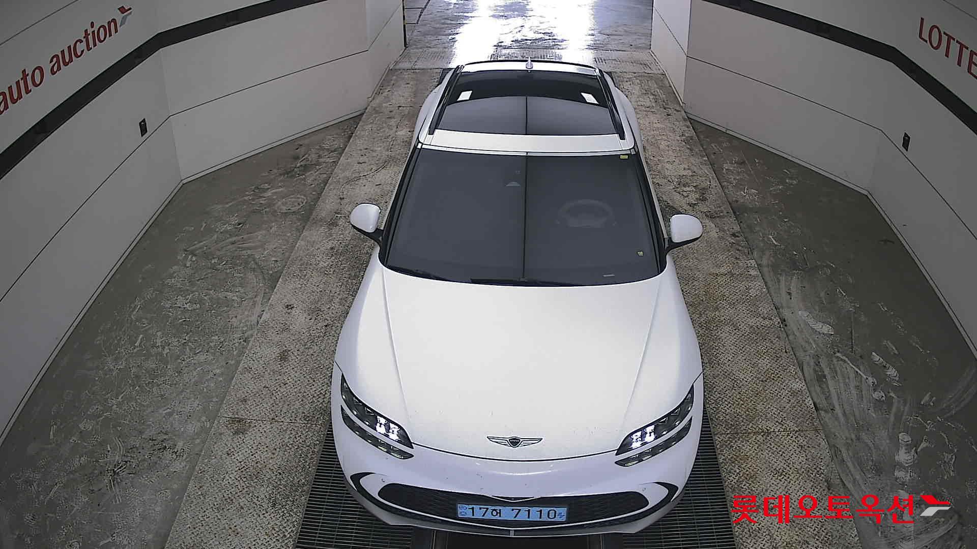 جينسس جي في 60