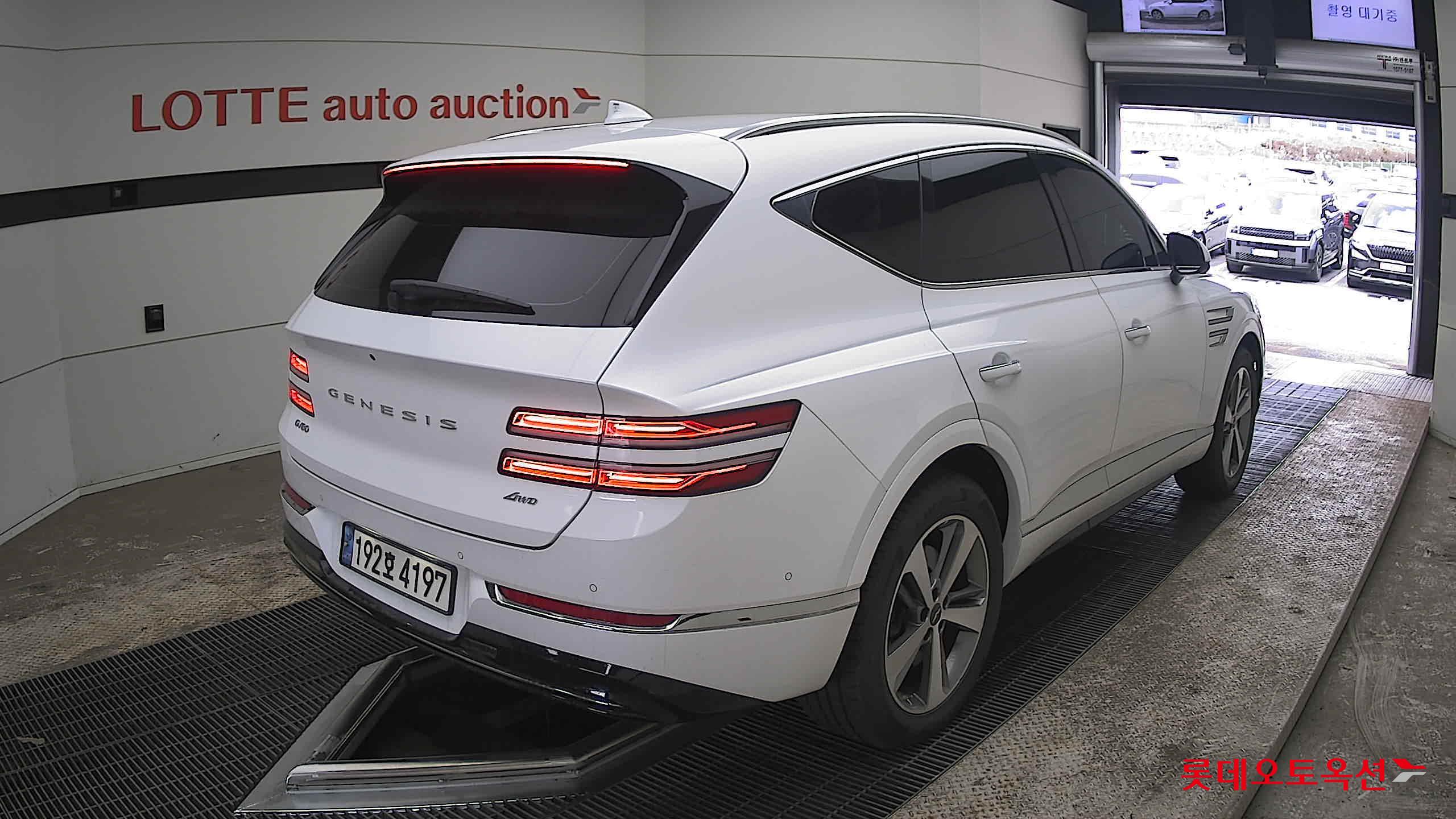 جينسس جي في 80