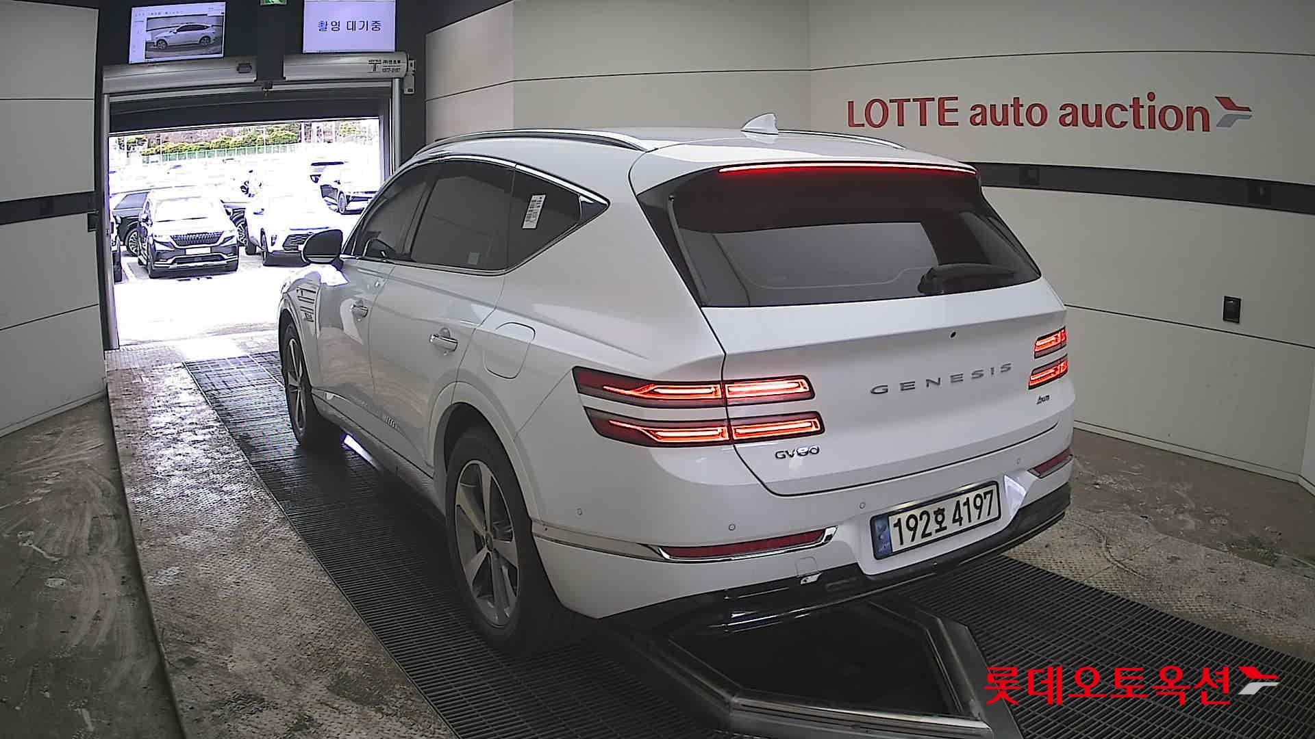 جينسس جي في 80