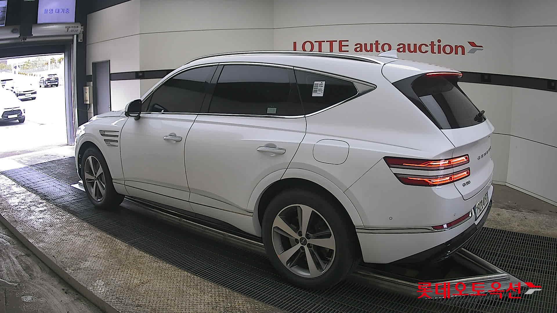 جينسس جي في 80