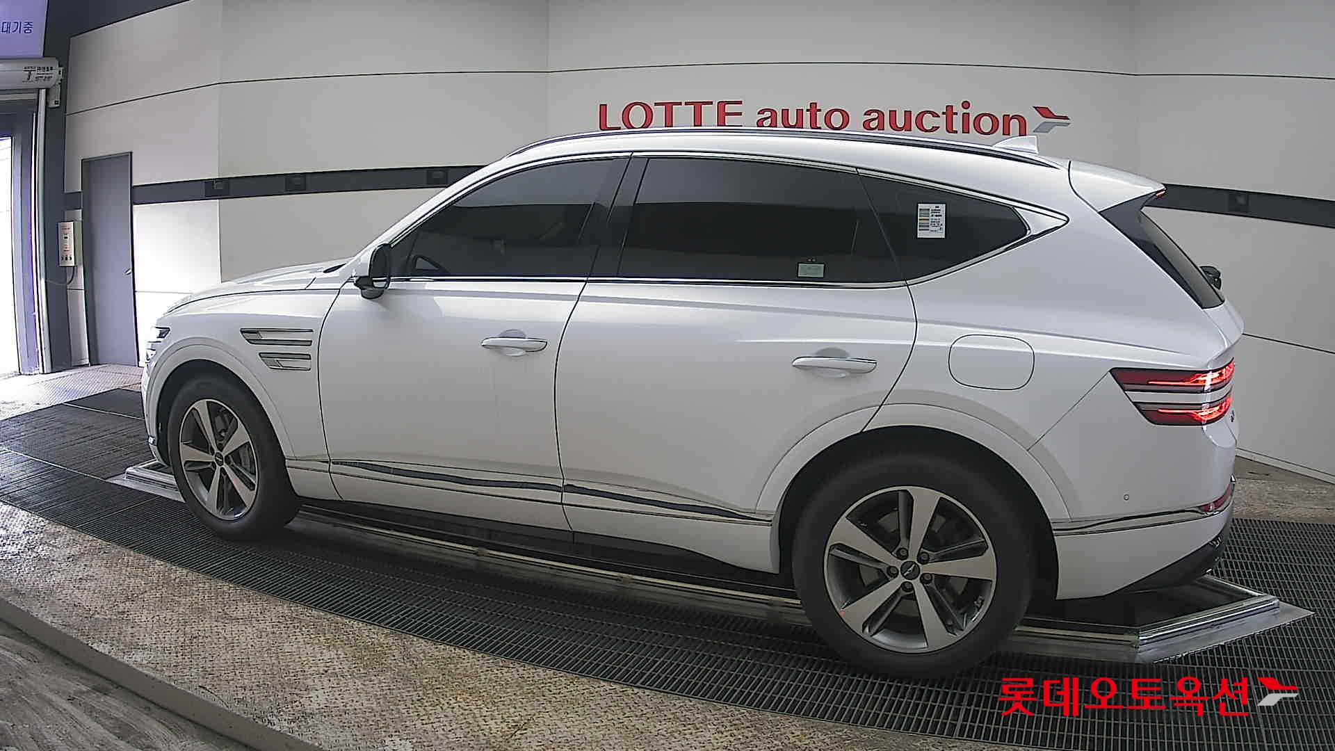 جينسس جي في 80