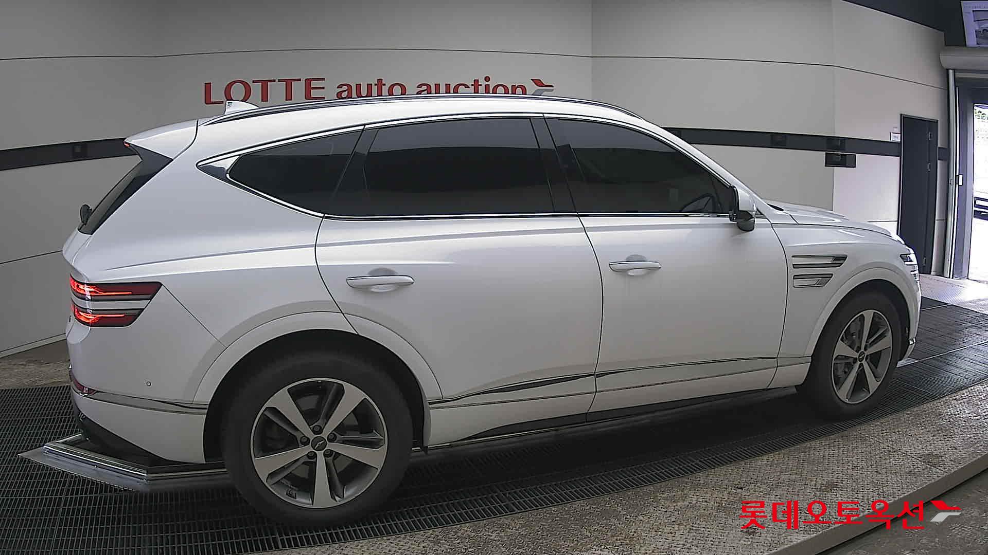 جينسس جي في 80