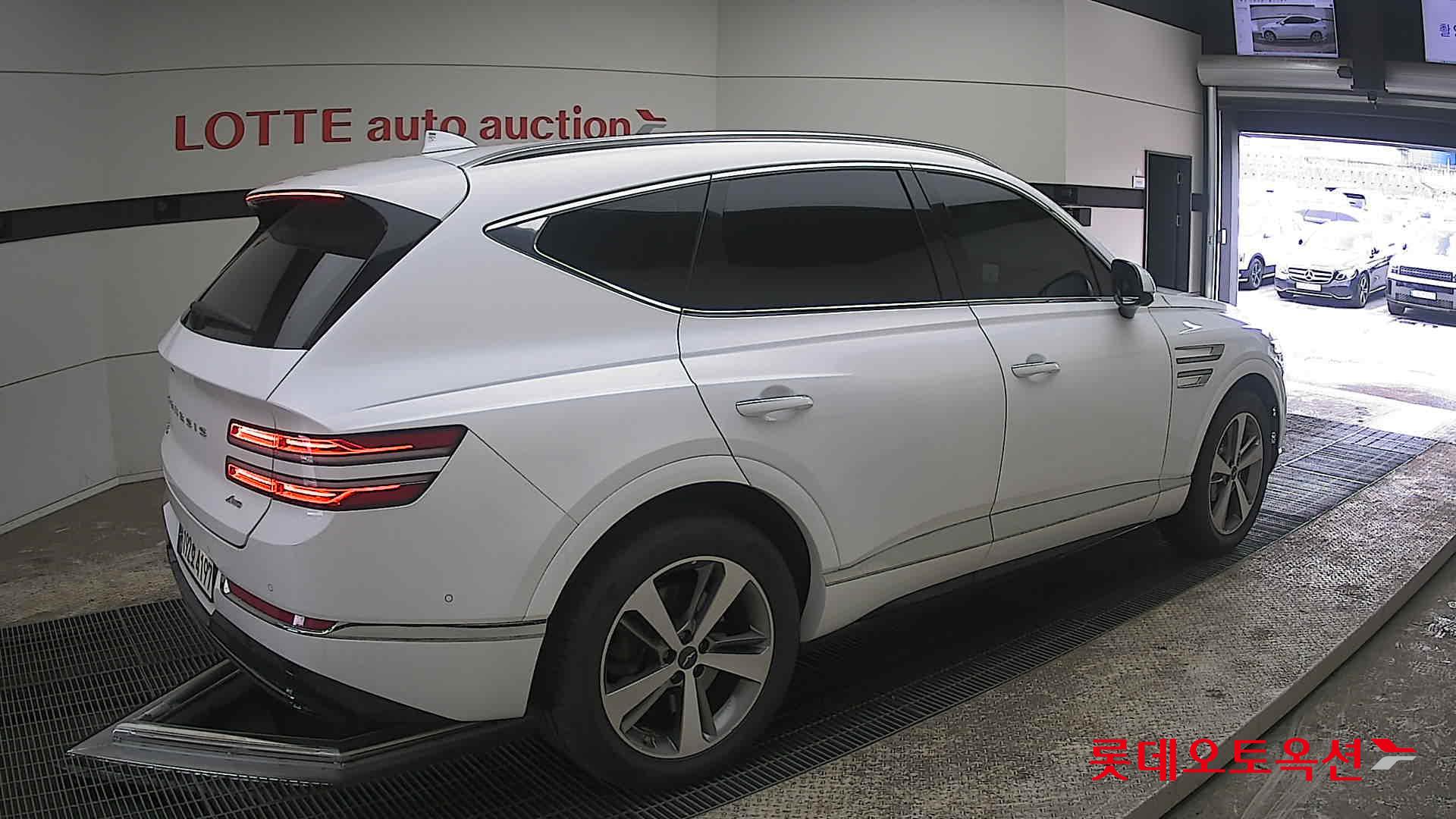 جينسس جي في 80