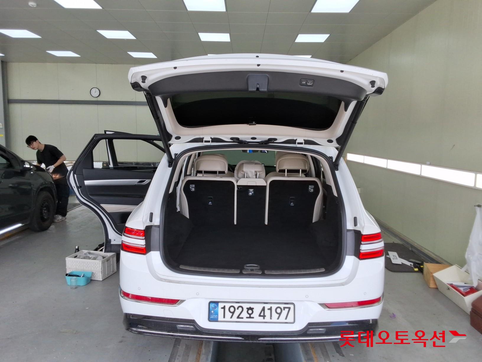 جينسس جي في 80