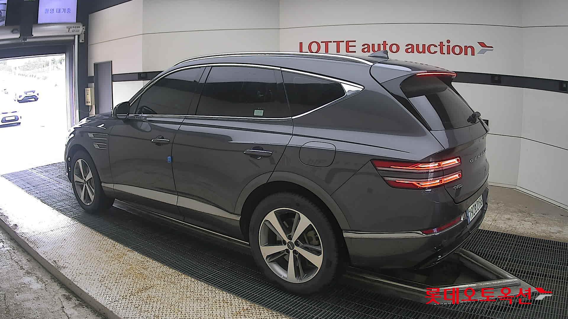 2022 - genesis gv80