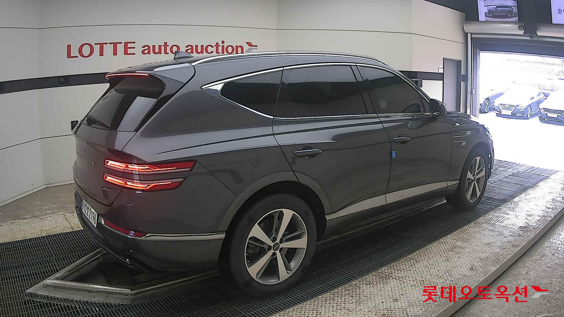 2022 - genesis gv80