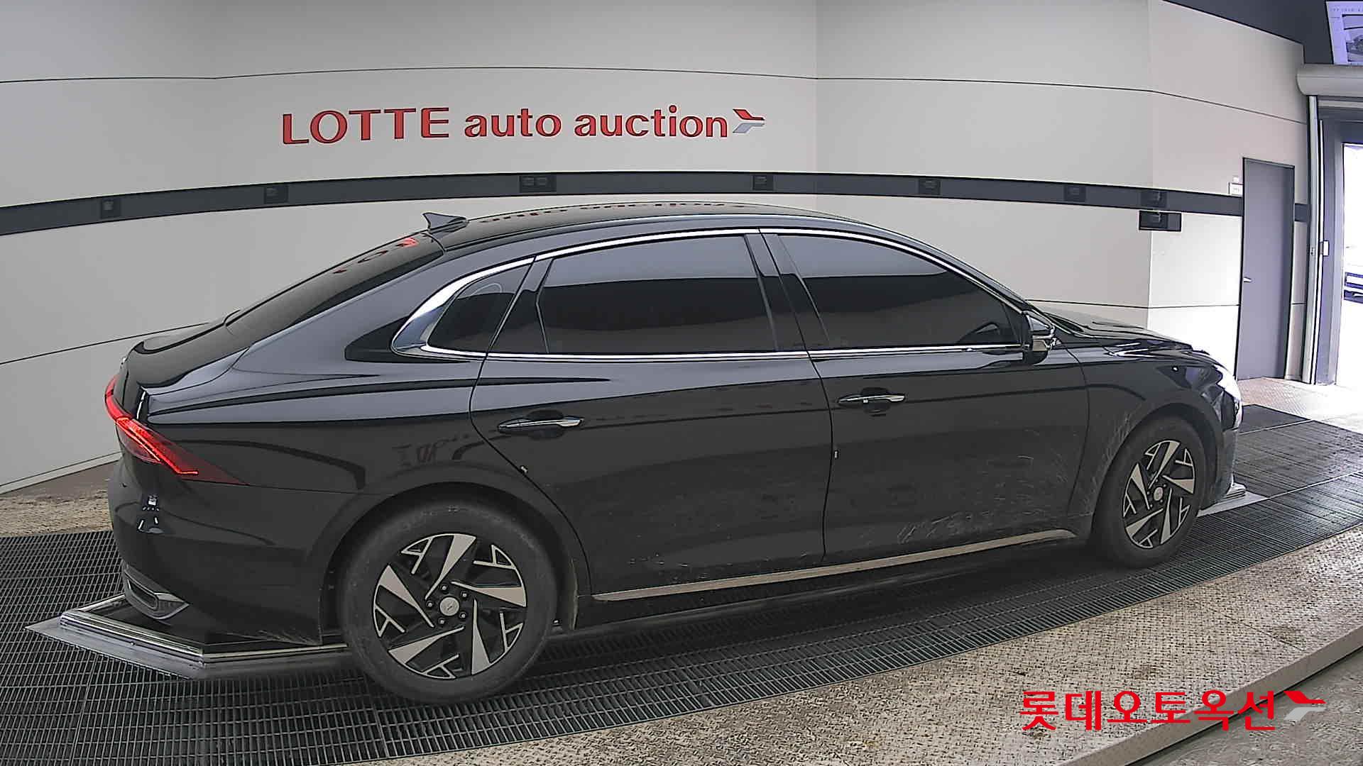 هيونداي أزيرا