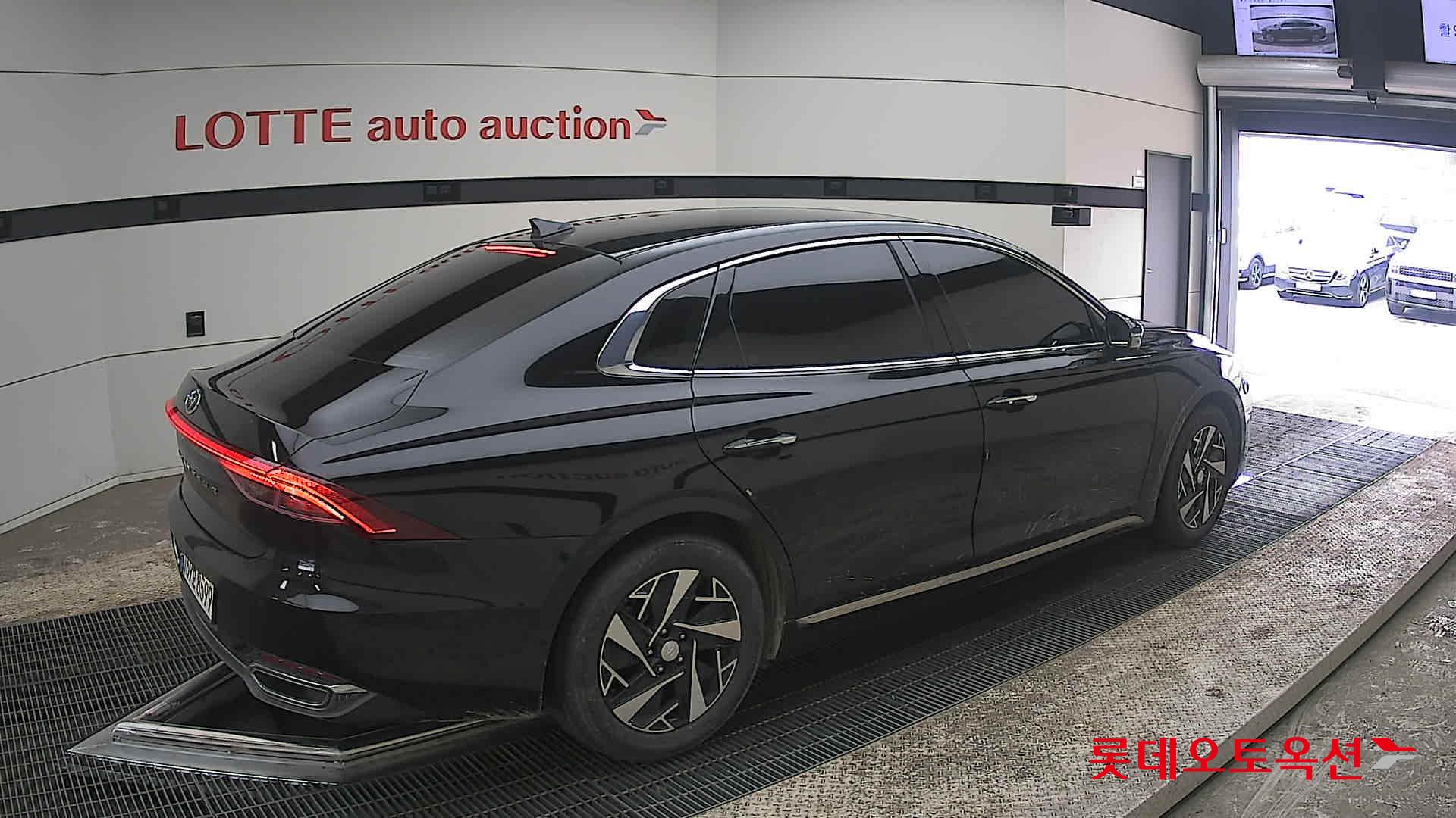 هيونداي أزيرا