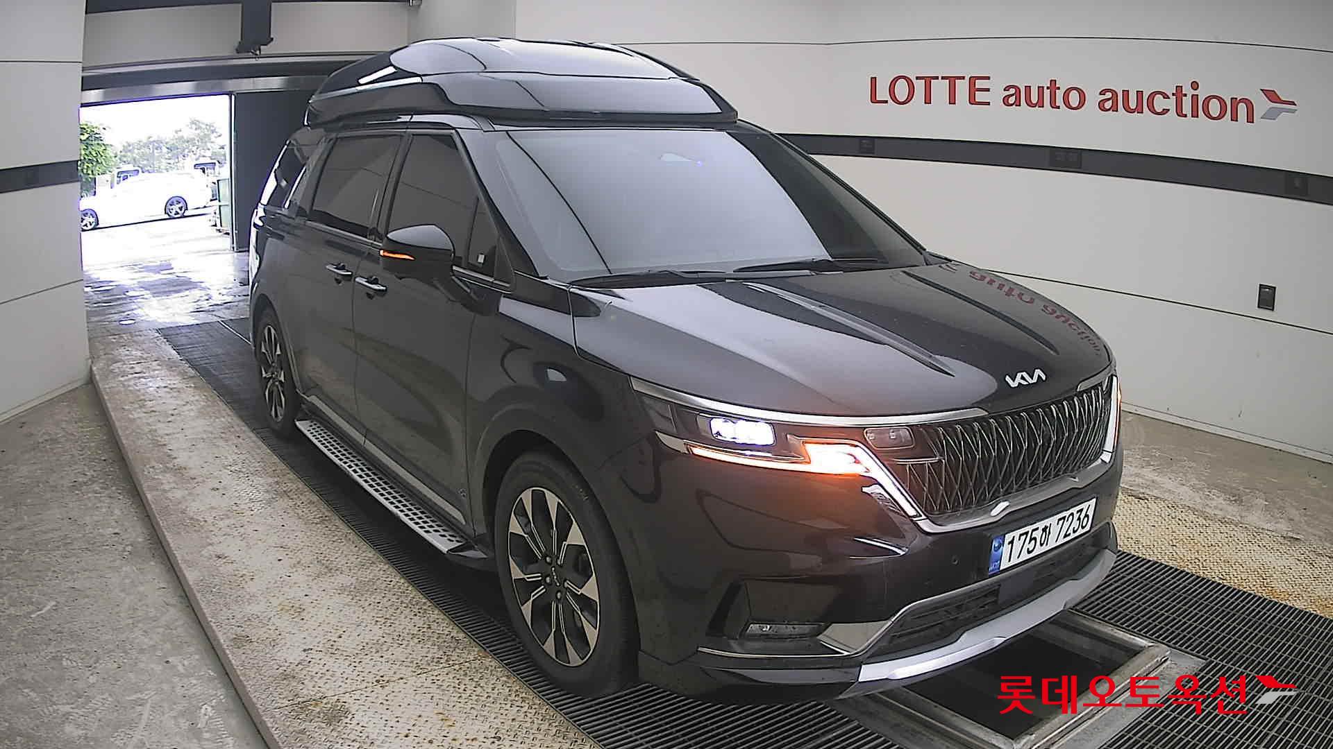 2023 - kia carnival