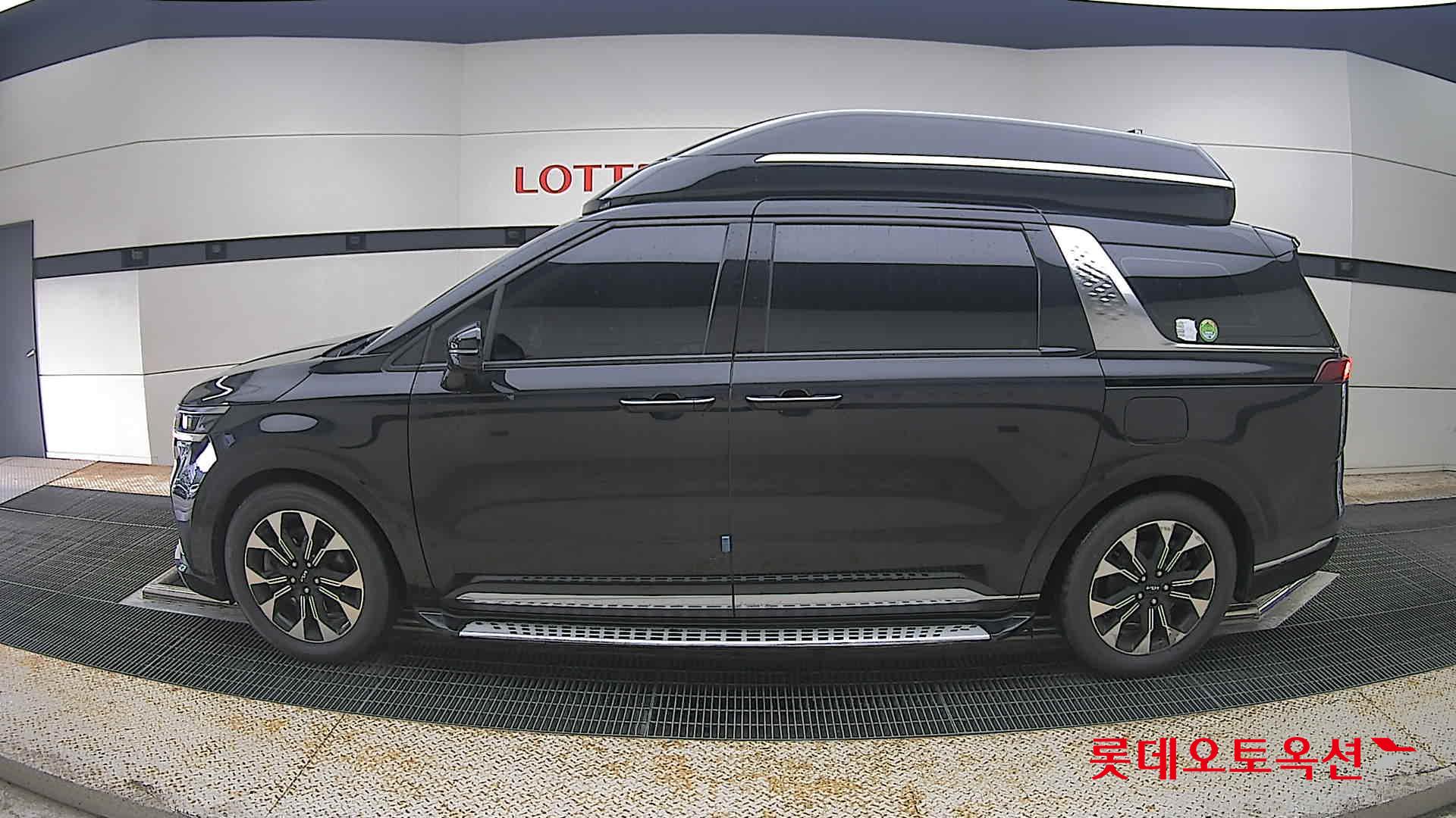 2023 - kia carnival