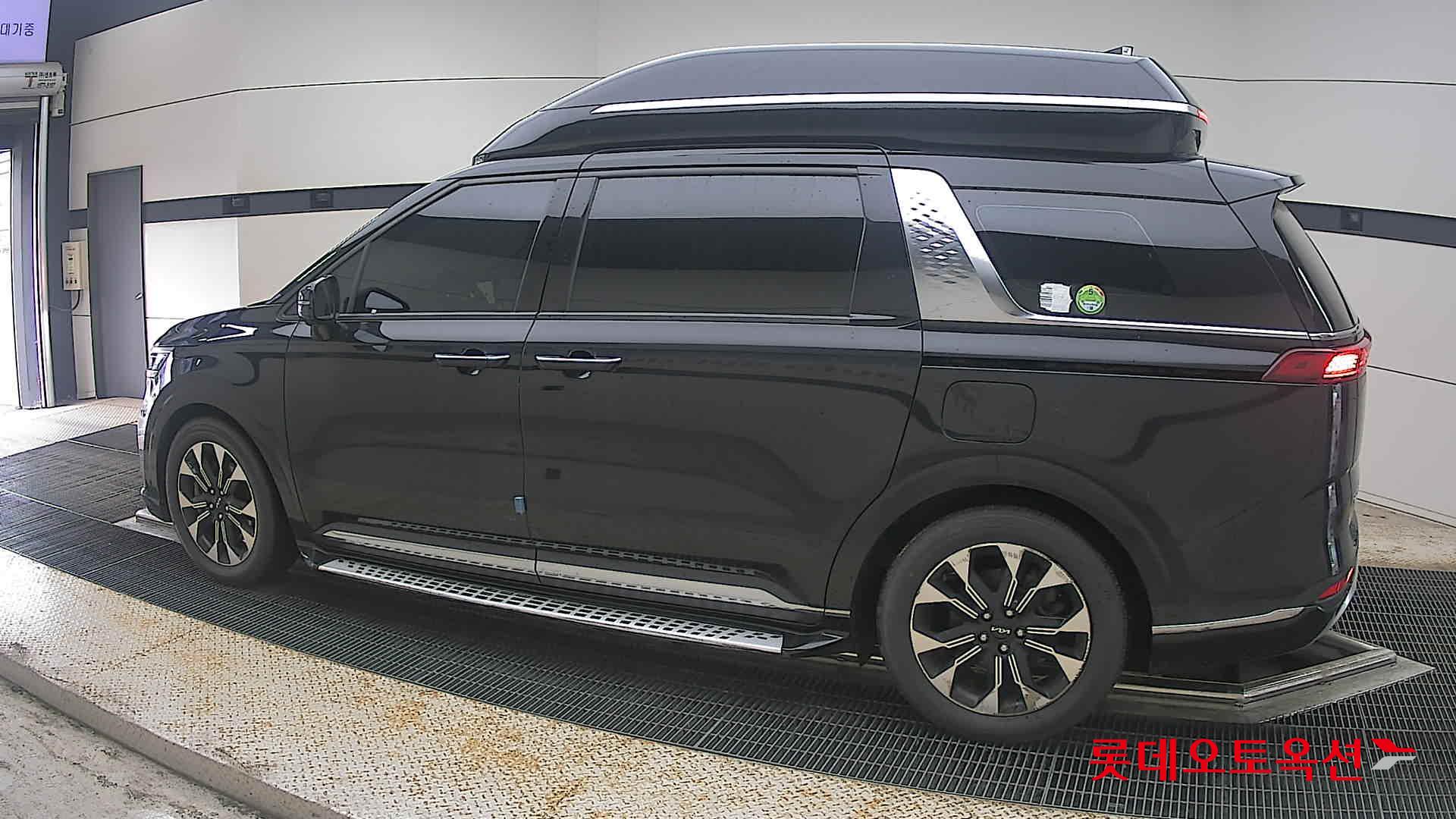 2023 - kia carnival