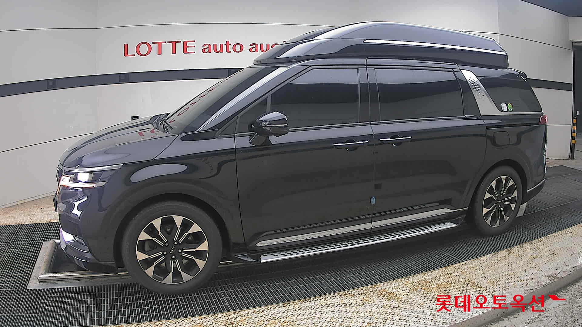 2023 - kia carnival