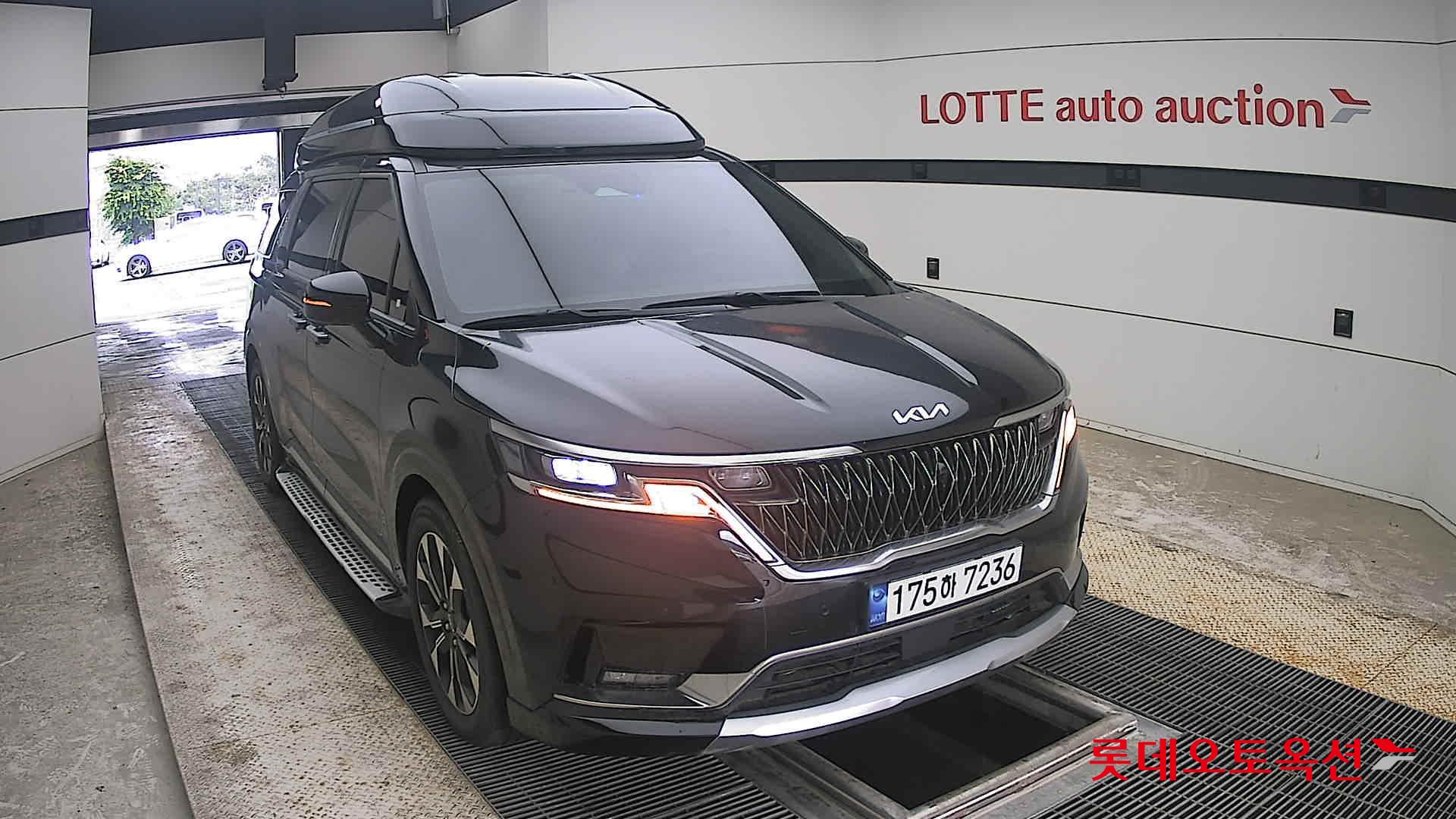 2023 - kia carnival