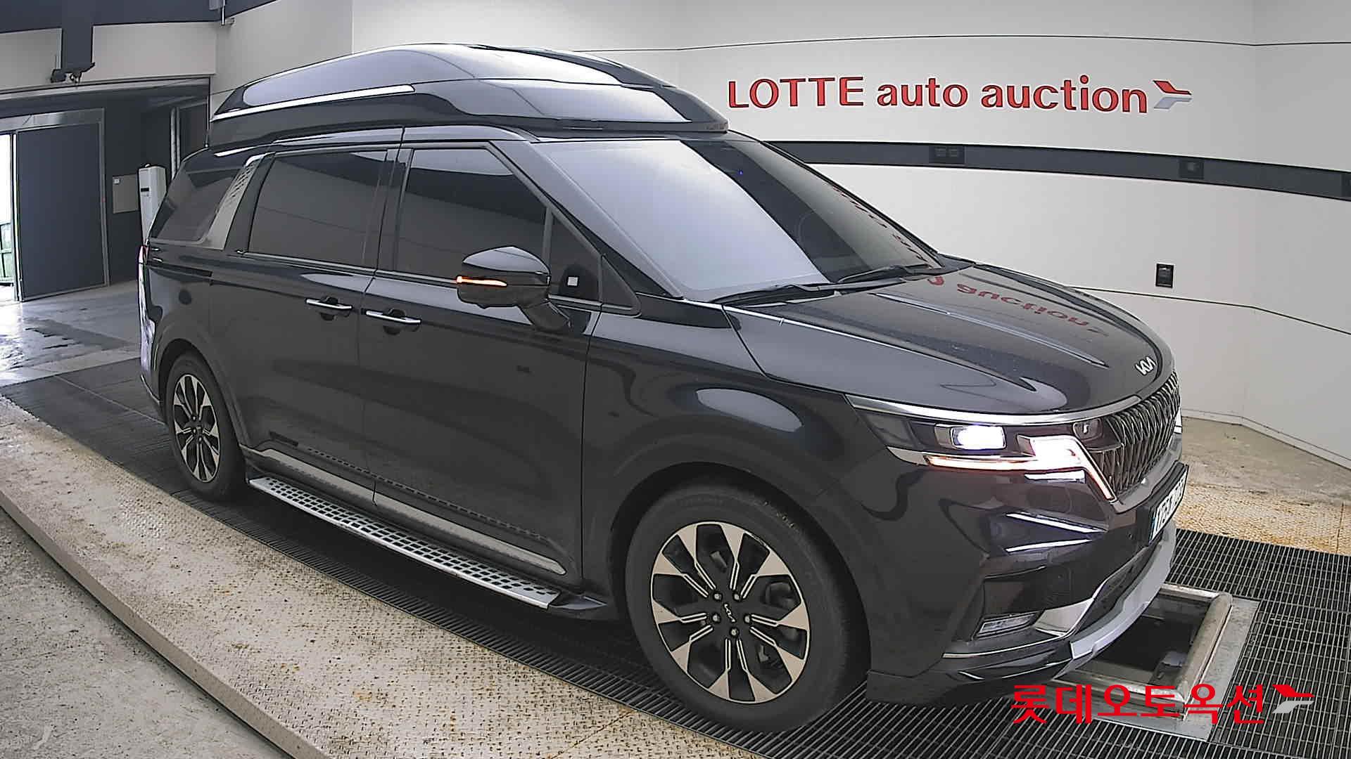 2023 - kia carnival