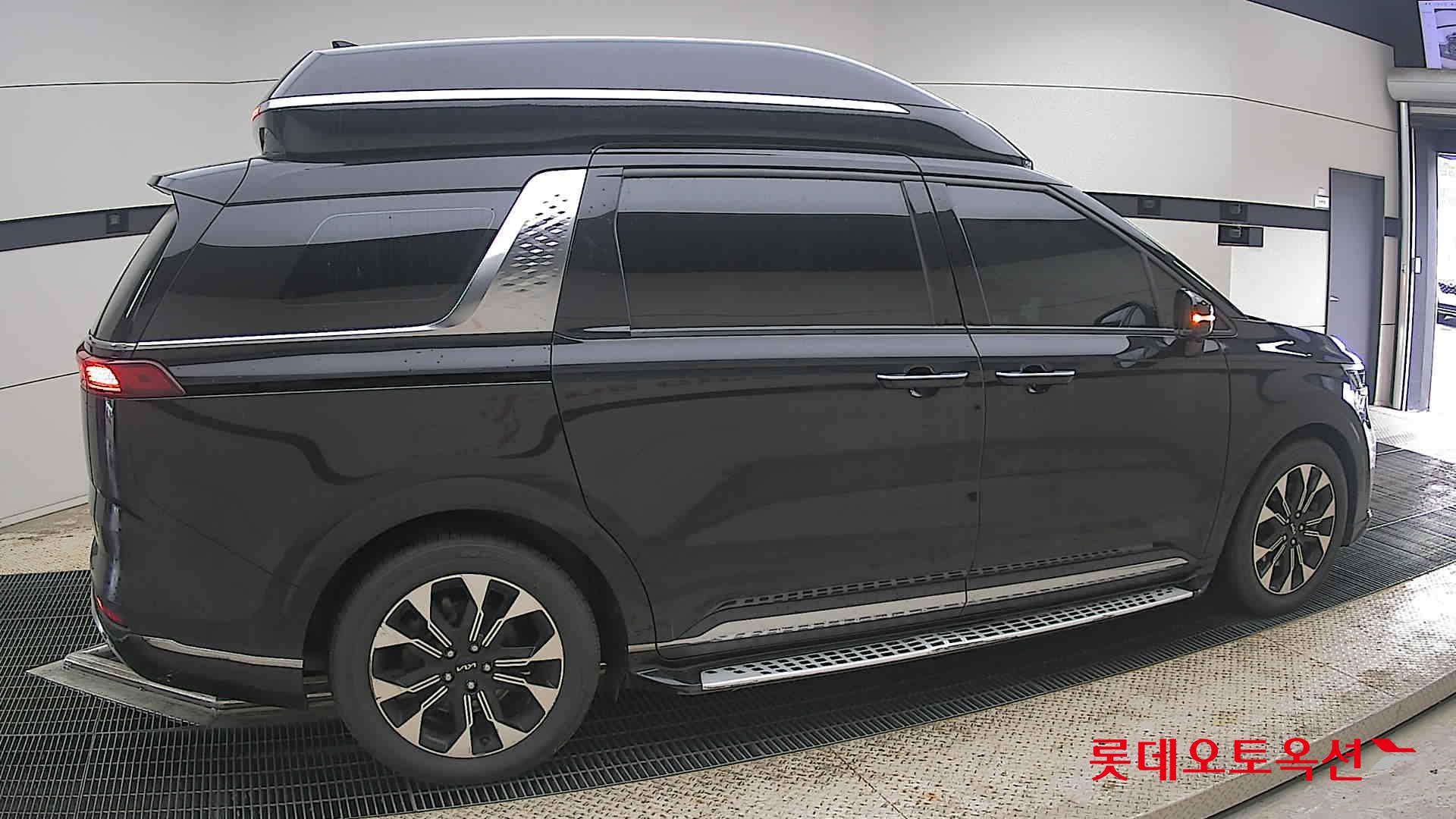2023 - kia carnival