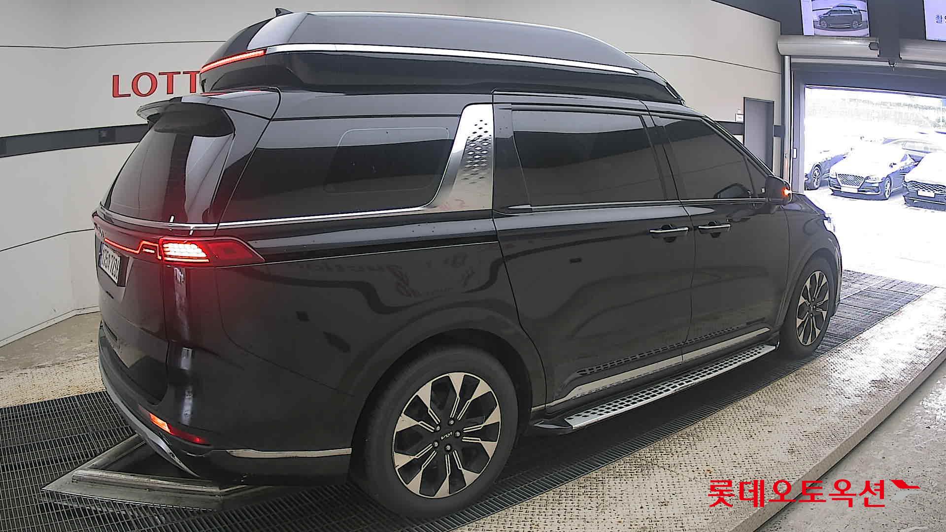 2023 - kia carnival