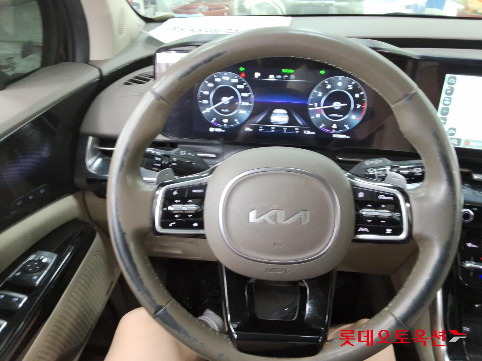 2023 - kia carnival