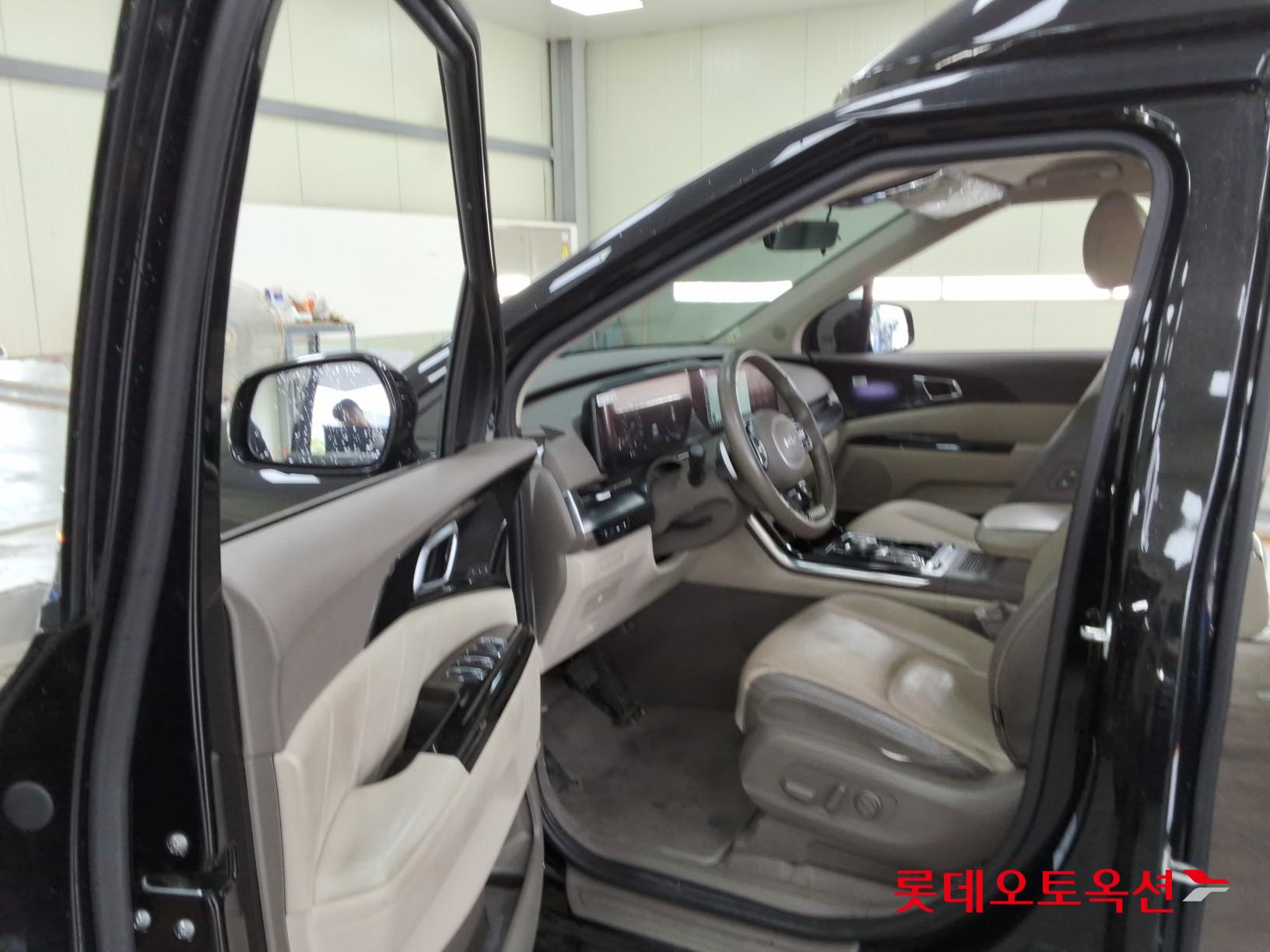 2023 - kia carnival