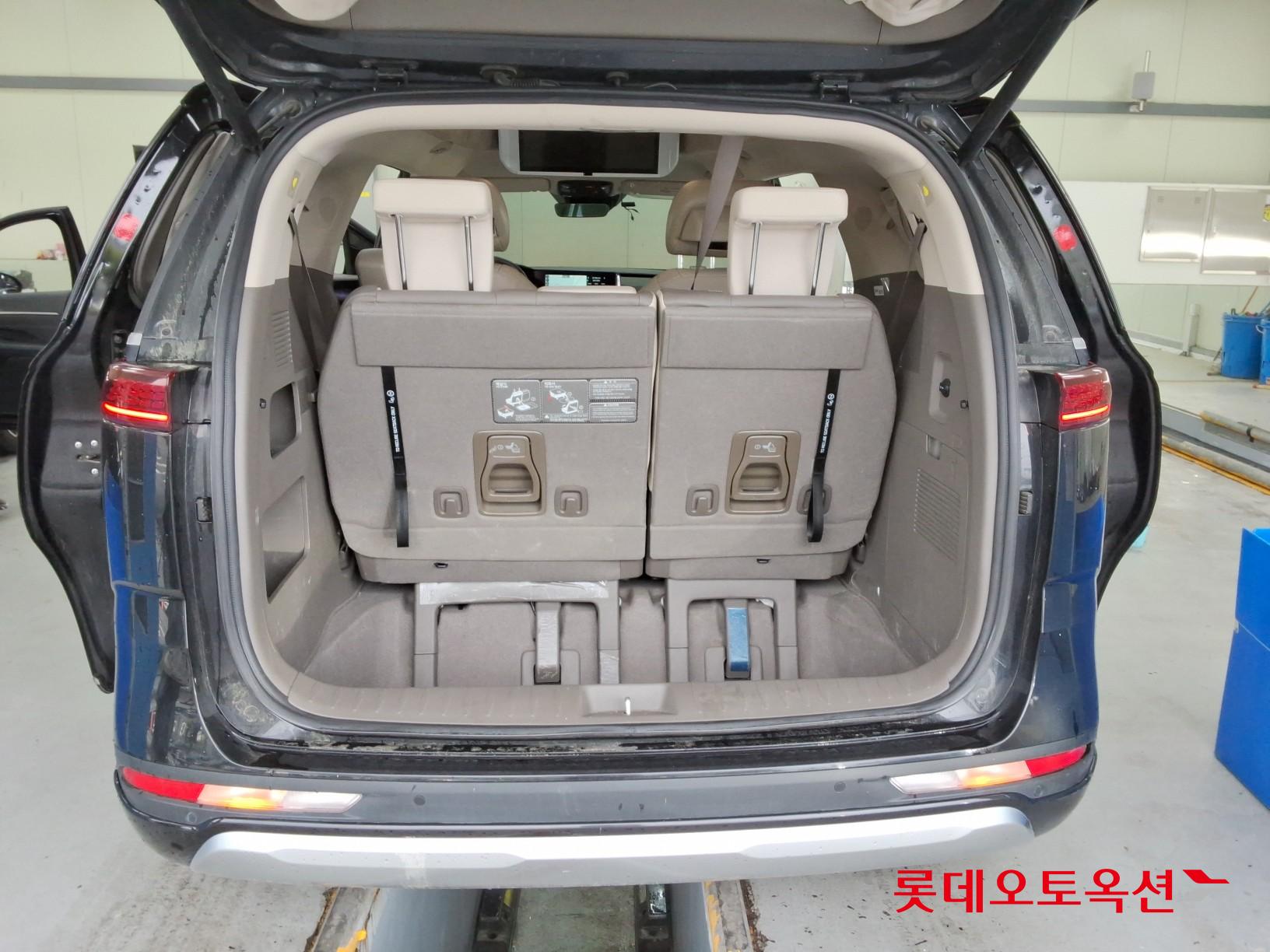 2023 - kia carnival