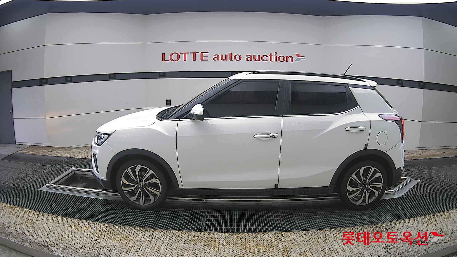 KG Mobility Tivoli - 13