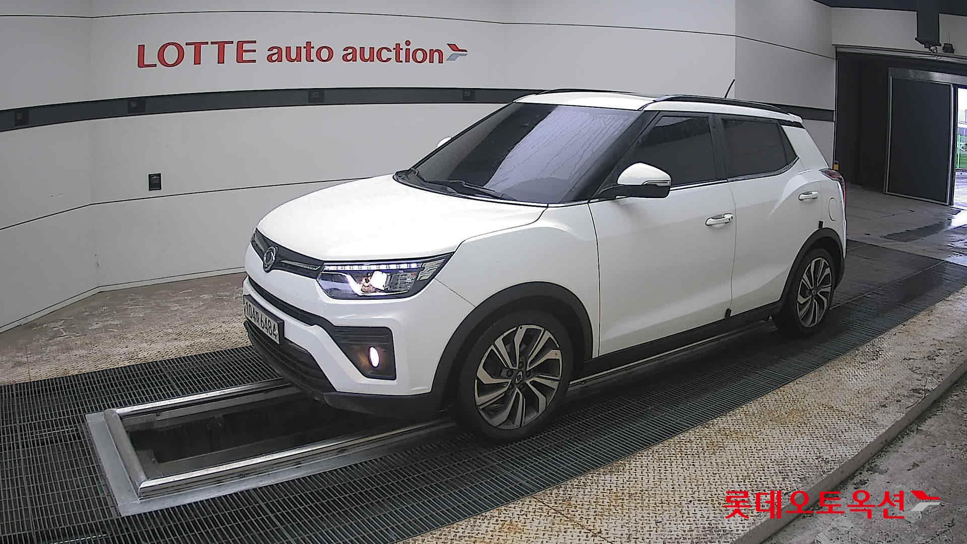 KG Mobility Tivoli - 11