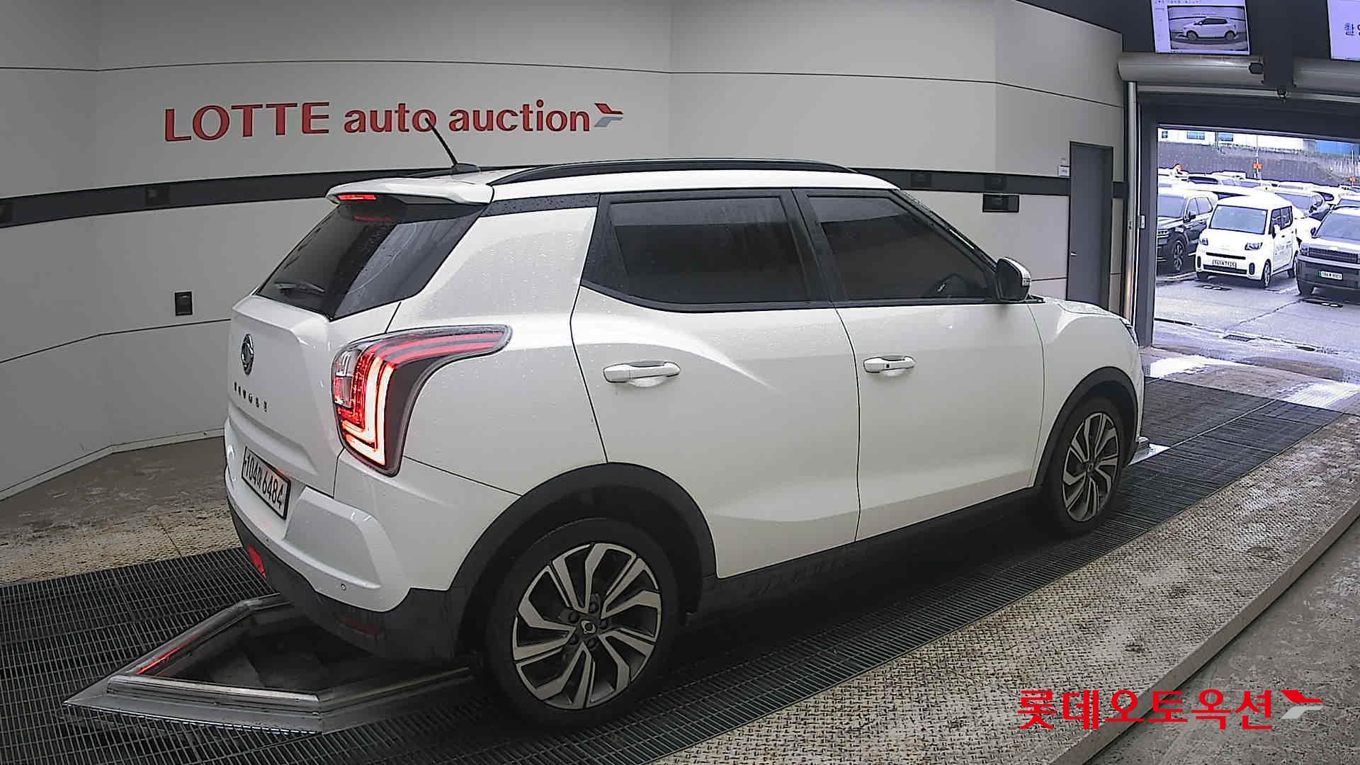 KG Mobility Tivoli - 19