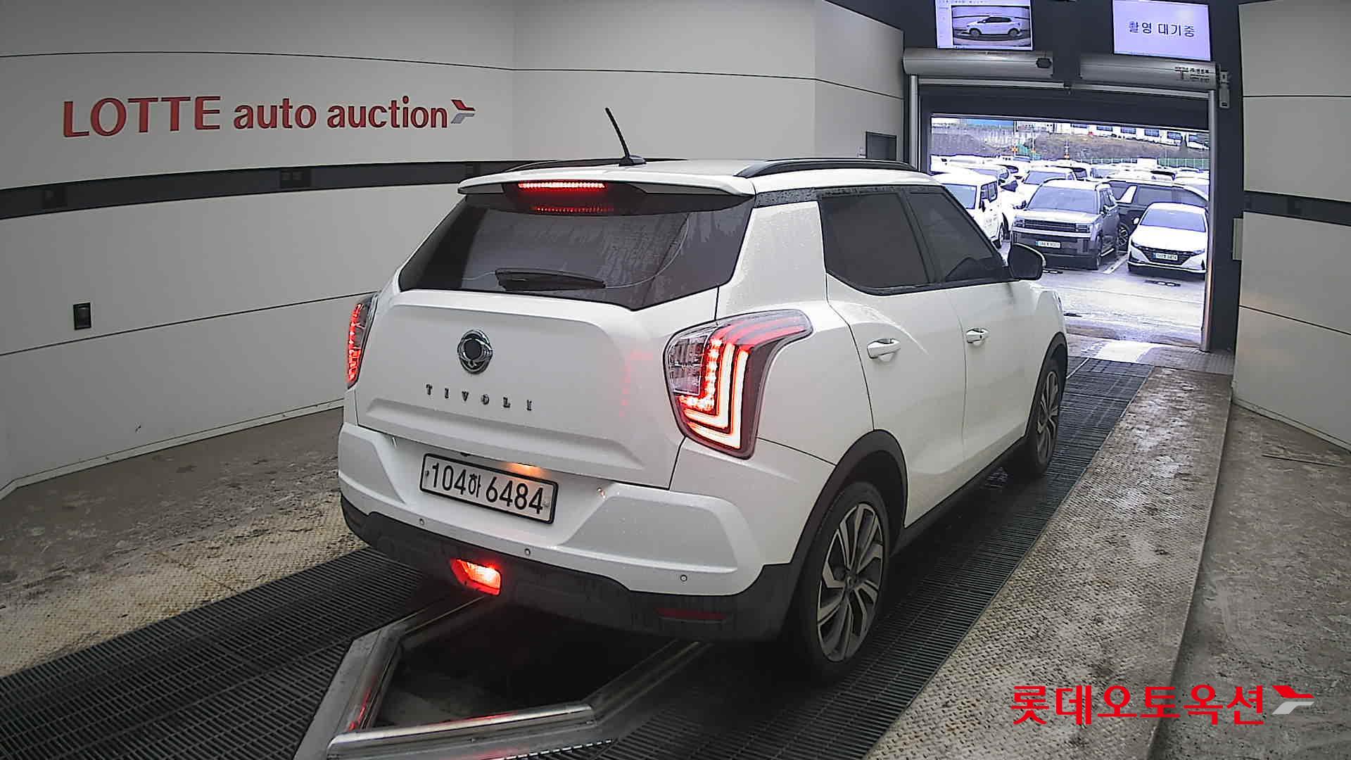 KG Mobility Tivoli - 18