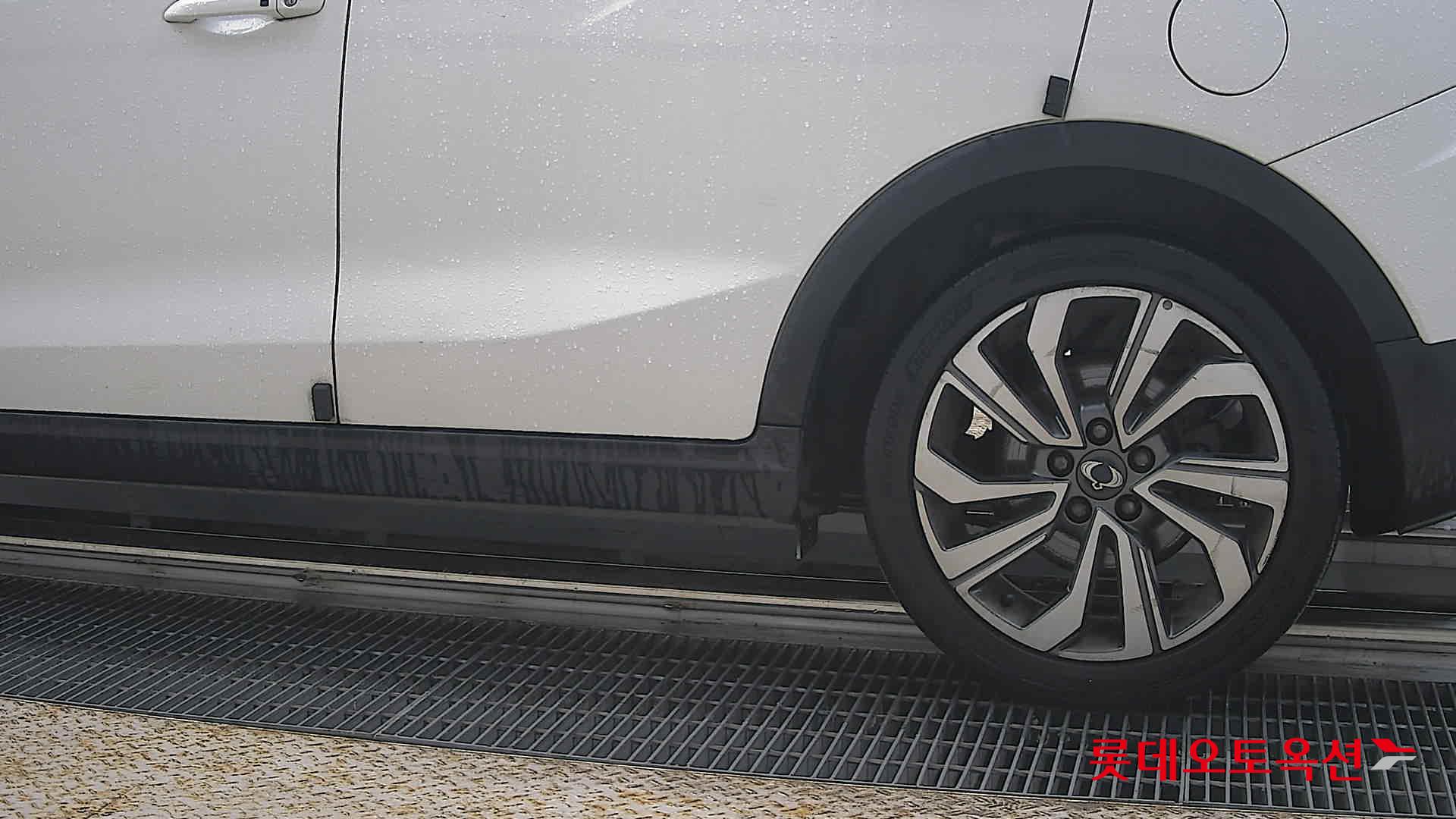 KG Mobility Tivoli - 26