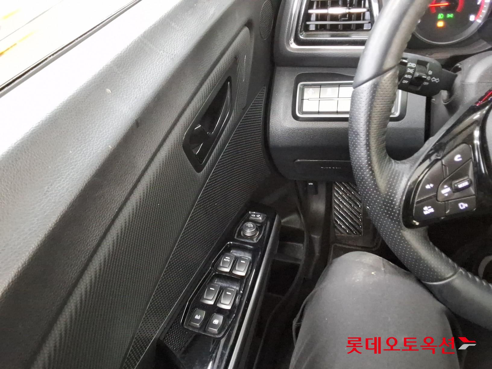 KG Mobility Tivoli - 29