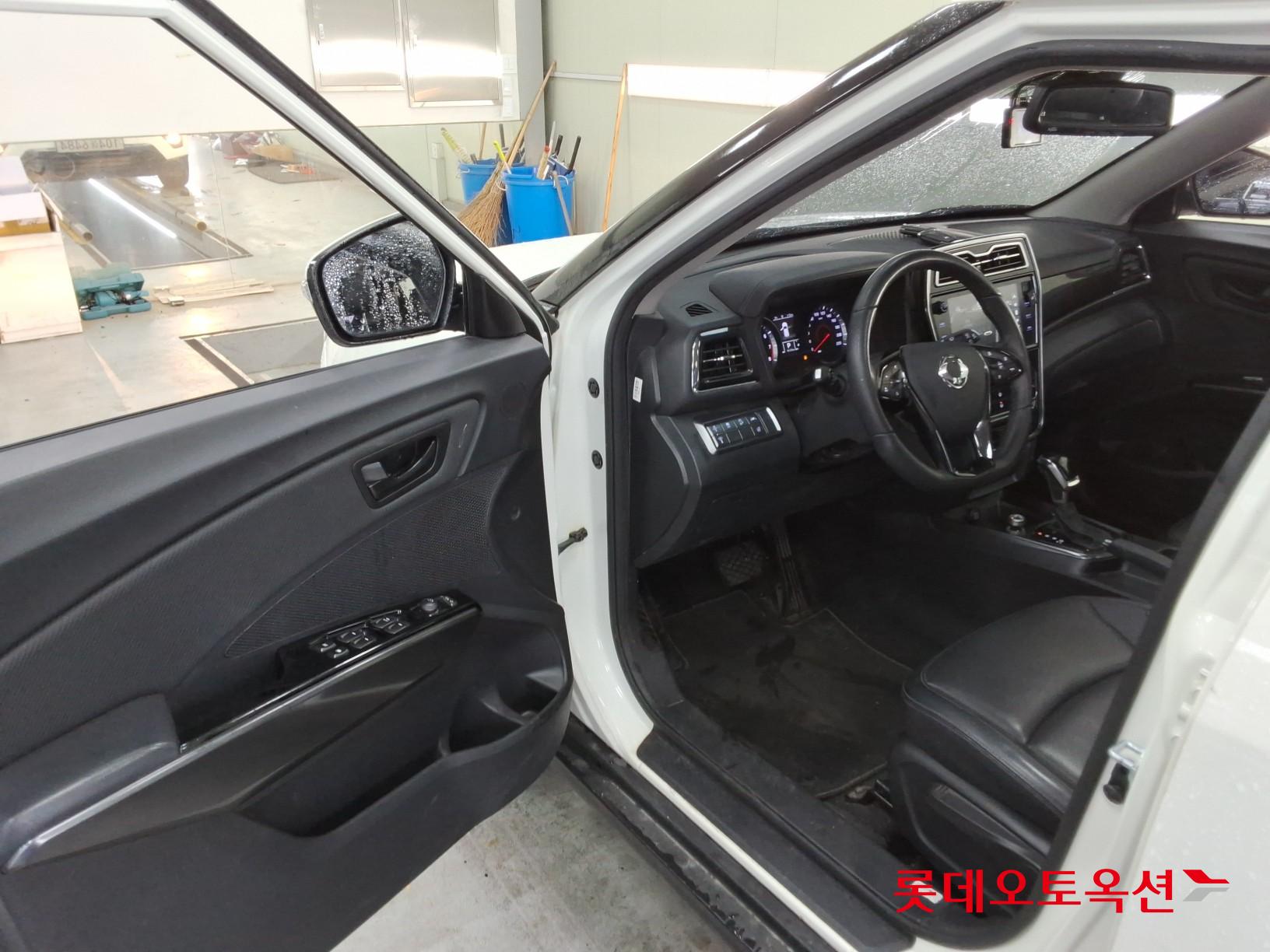 KG Mobility Tivoli - 35